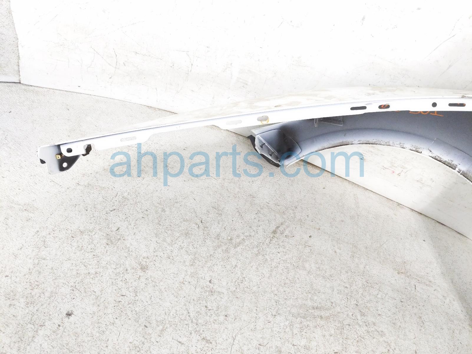 2024 Chevy Corvette Front Passenger Fender White 84824882 Replacement 2024 Chevy Corvette Front Passenger Fender White 84824882 Replacement thumbnail