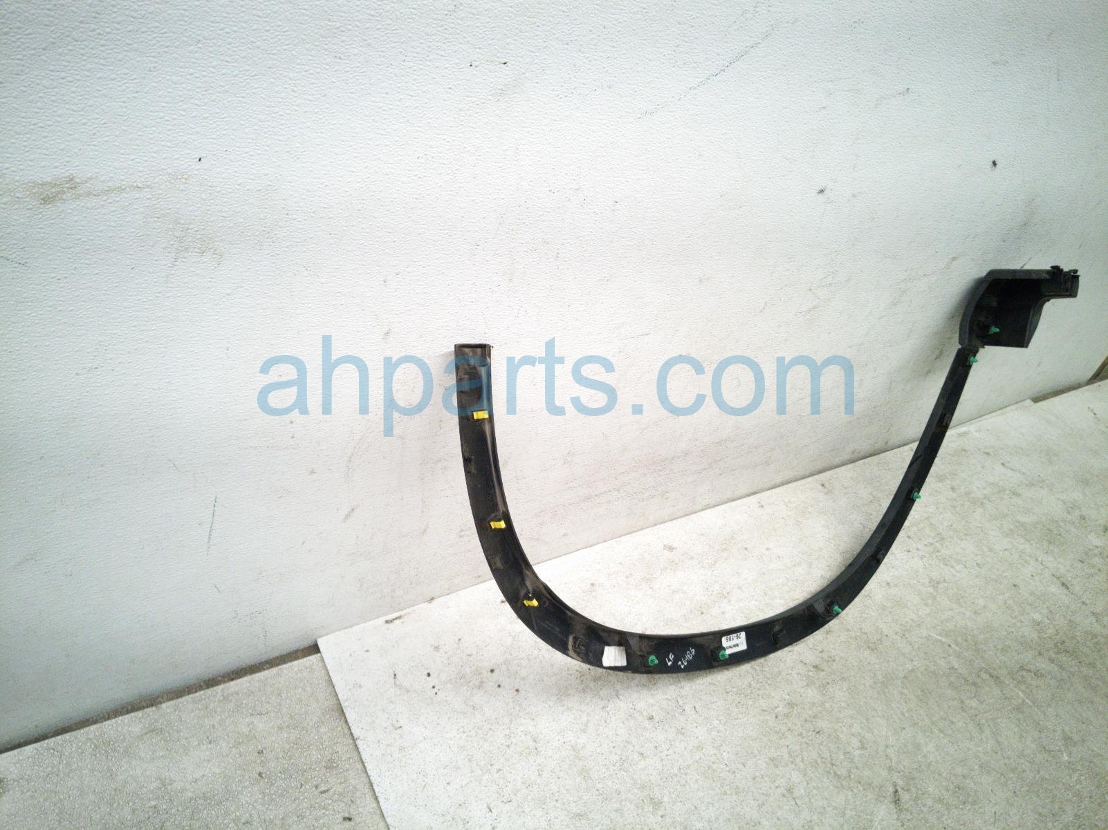 2025 Honda Pilot Front Driver Wheel Opening Molding White 08P21 T90 10008 Replacement 2025 Honda Pilot Front Driver Wheel Opening Molding White 08P21 T90 10008 Replacement thumbnail