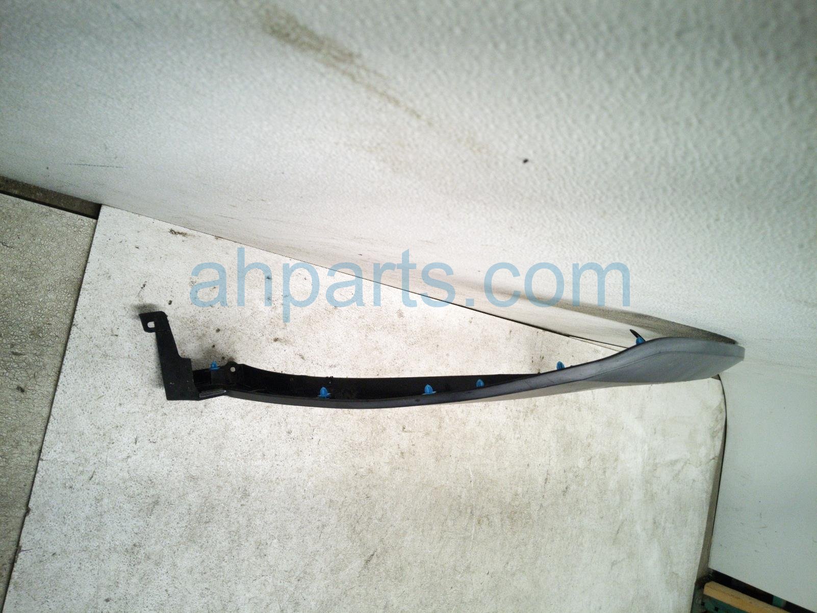 2025 Honda Pilot Front Driver Wheel Opening Molding White 08P21 T90 10008 Replacement 2025 Honda Pilot Front Driver Wheel Opening Molding White 08P21 T90 10008 Replacement thumbnail