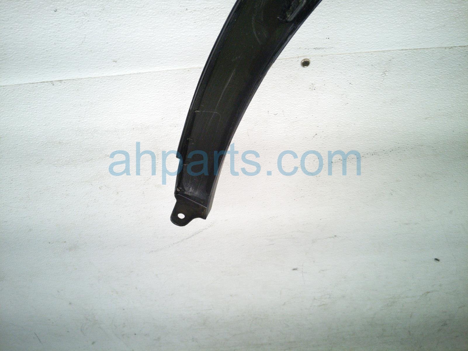 2025 Honda Pilot Front Driver Wheel Opening Molding White 08P21 T90 10008 Replacement 2025 Honda Pilot Front Driver Wheel Opening Molding White 08P21 T90 10008 Replacement thumbnail