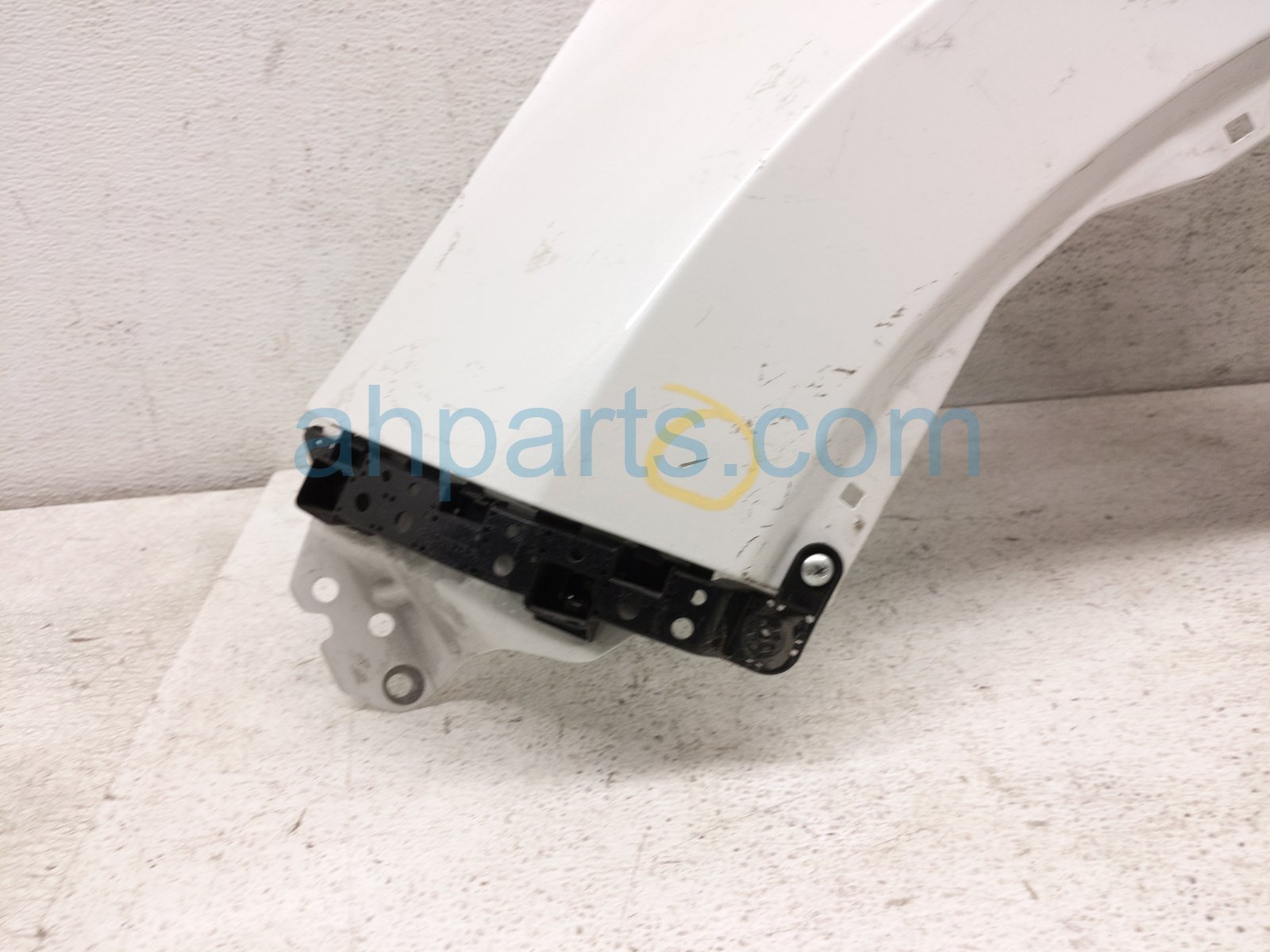 2020 Honda CR V Front Driver Fender White *cut 60261 TLA A00ZZ Replacement 2020 Honda CR V Front Driver Fender White *cut 60261 TLA A00ZZ Replacement thumbnail