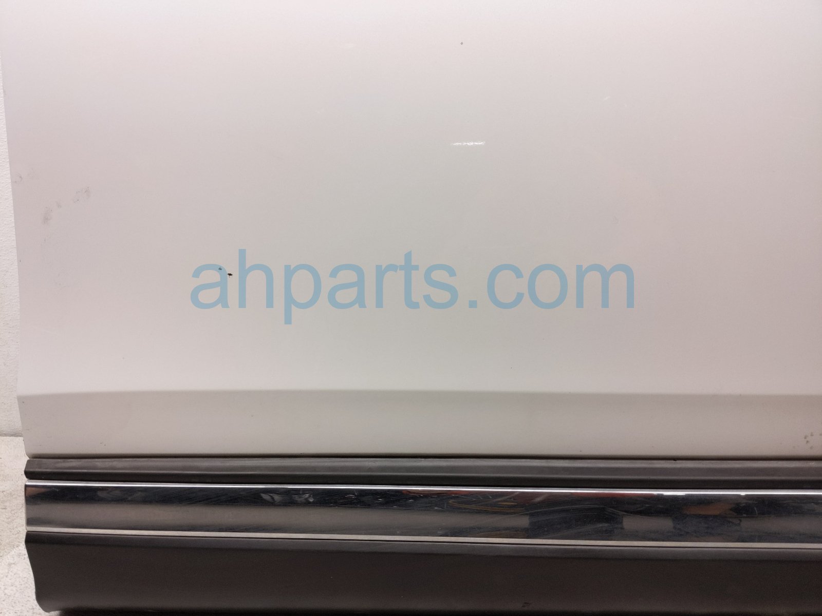 2020 Honda CR V Front Passenger Door White No Mirror/trim 67010 TLA A10ZZ Replacement 2020 Honda CR V Front Passenger Door White No Mirror/trim 67010 TLA A10ZZ Replacement thumbnail