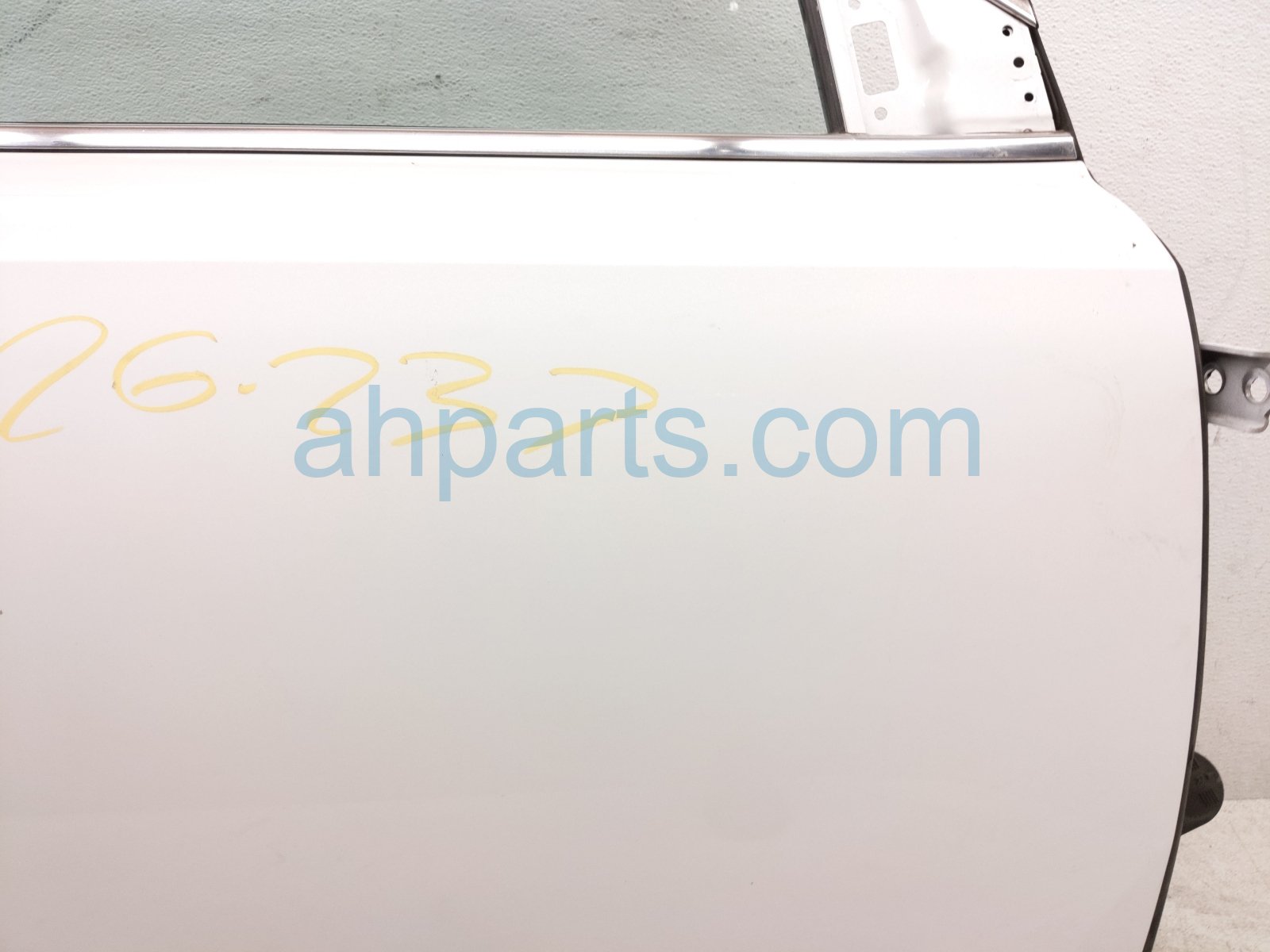 2020 Honda CR V Front Passenger Door White No Mirror/trim 67010 TLA A10ZZ Replacement 2020 Honda CR V Front Passenger Door White No Mirror/trim 67010 TLA A10ZZ Replacement thumbnail
