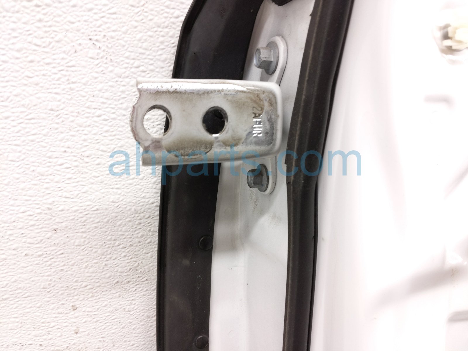 2020 Honda CR V Front Passenger Door White No Mirror/trim 67010 TLA A10ZZ Replacement 2020 Honda CR V Front Passenger Door White No Mirror/trim 67010 TLA A10ZZ Replacement thumbnail
