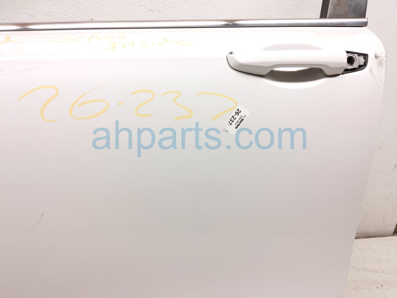 2020 Honda CR V Front Driver Door White No Mirror/trim 67050 TLA A10ZZ Replacement 2020 Honda CR V Front Driver Door White No Mirror/trim 67050 TLA A10ZZ Replacement thumbnail