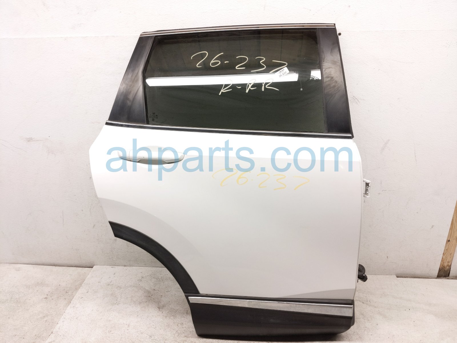 2020 Honda CR V Rear Passenger Door White No Inside Trim 67510 TLA A00ZZ Replacement 2020 Honda CR V Rear Passenger Door White No Inside Trim 67510 TLA A00ZZ Replacement thumbnail