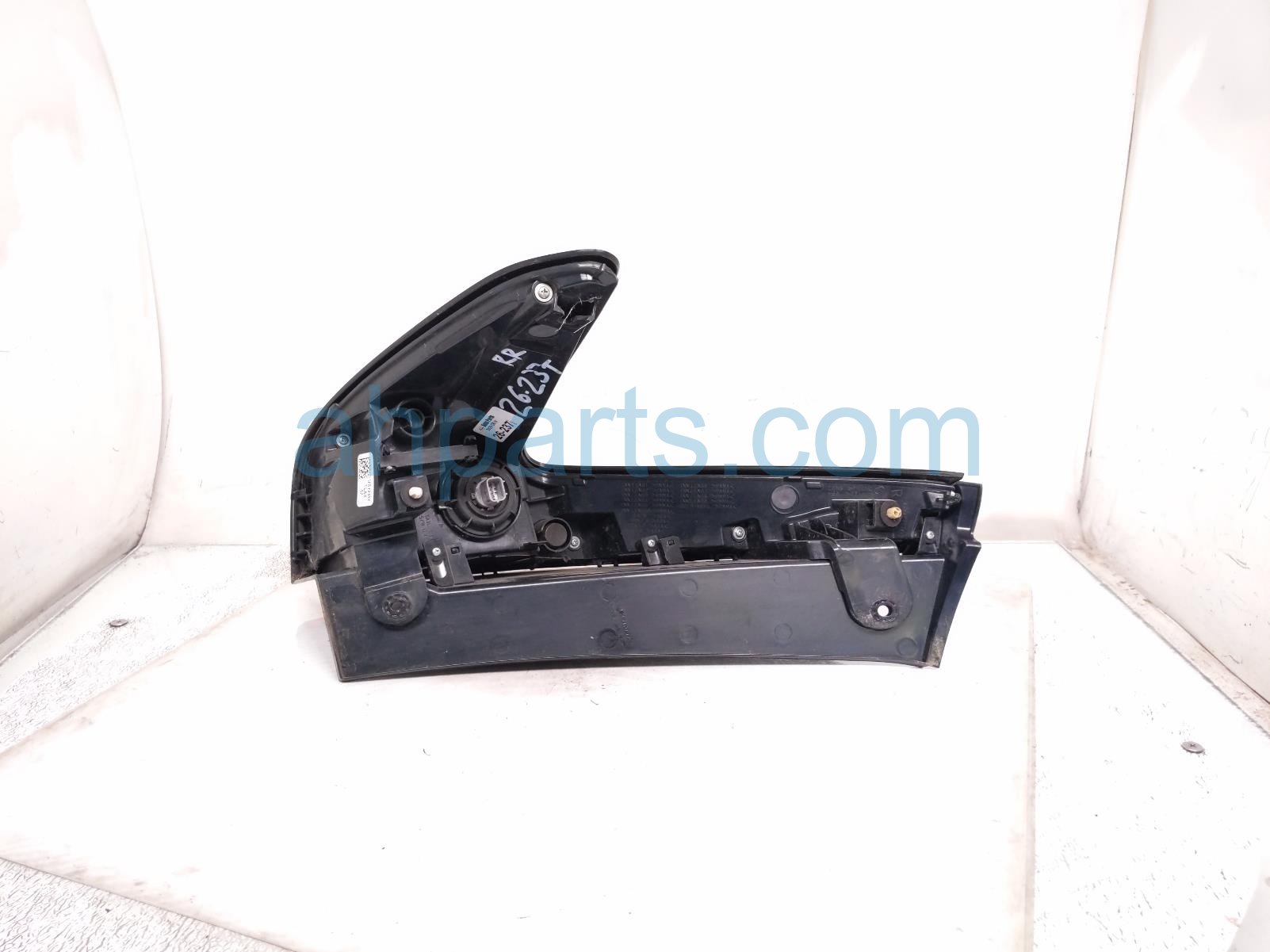 2020 Honda CR V Light / Rear Passenger Tail Lamp (on Body) 33500 TLA A21 Replacement 2020 Honda CR V Light / Rear Passenger Tail Lamp (on Body) 33500 TLA A21 Replacement thumbnail