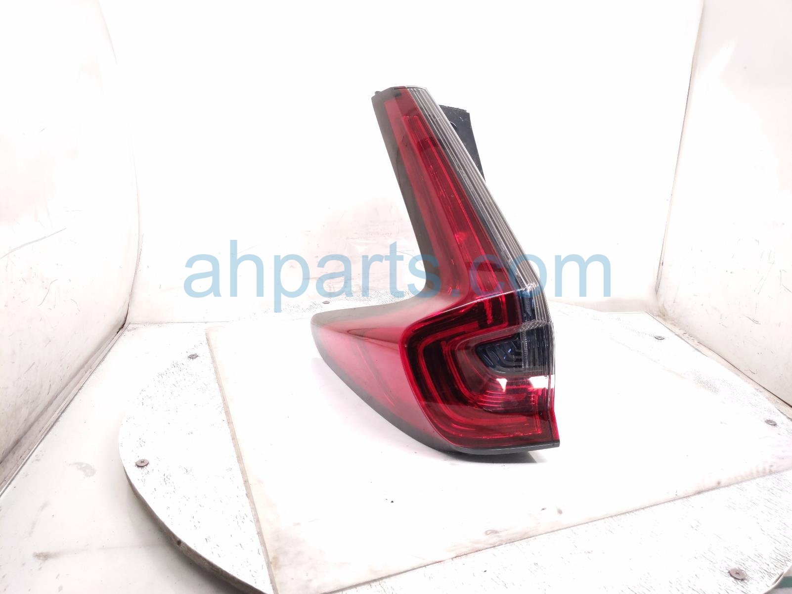 Honda LH TAIL LAMP (ON BODY)