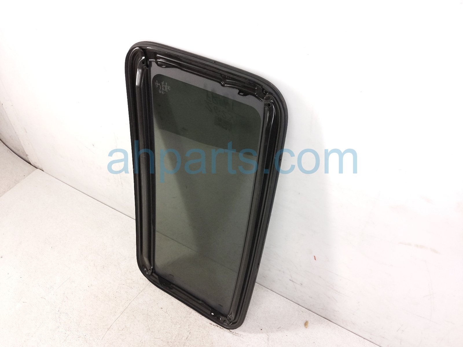 2020 Honda CR V Sunroof / Sun Roof Glass Window 70200 TLA A03 Replacement 2020 Honda CR V Sunroof / Sun Roof Glass Window 70200 TLA A03 Replacement thumbnail