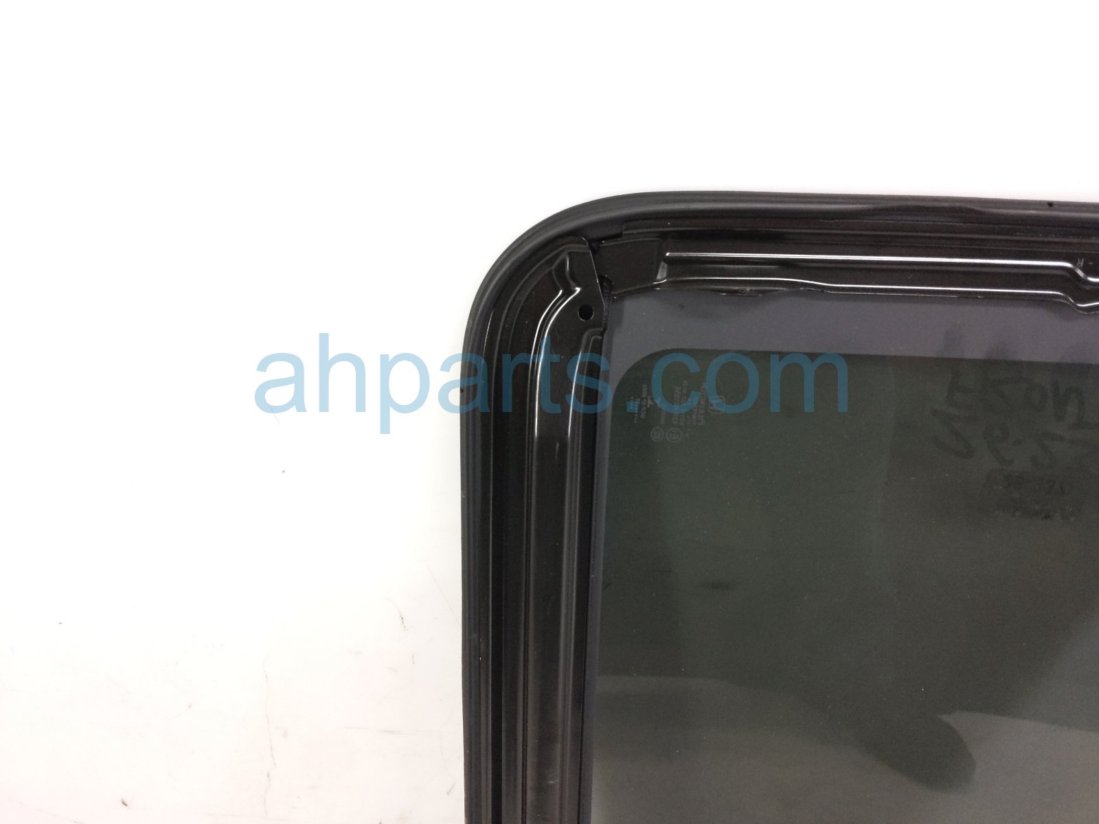 2020 Honda CR V Sunroof / Sun Roof Glass Window 70200 TLA A03 Replacement 2020 Honda CR V Sunroof / Sun Roof Glass Window 70200 TLA A03 Replacement thumbnail