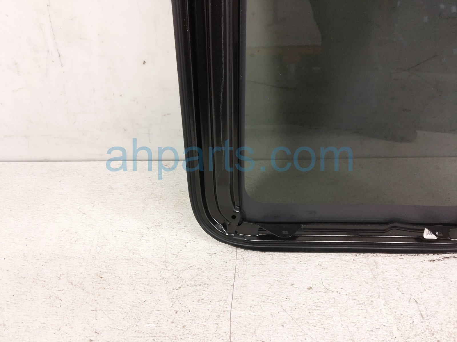 2020 Honda CR V Sunroof / Sun Roof Glass Window 70200 TLA A03 Replacement 2020 Honda CR V Sunroof / Sun Roof Glass Window 70200 TLA A03 Replacement thumbnail