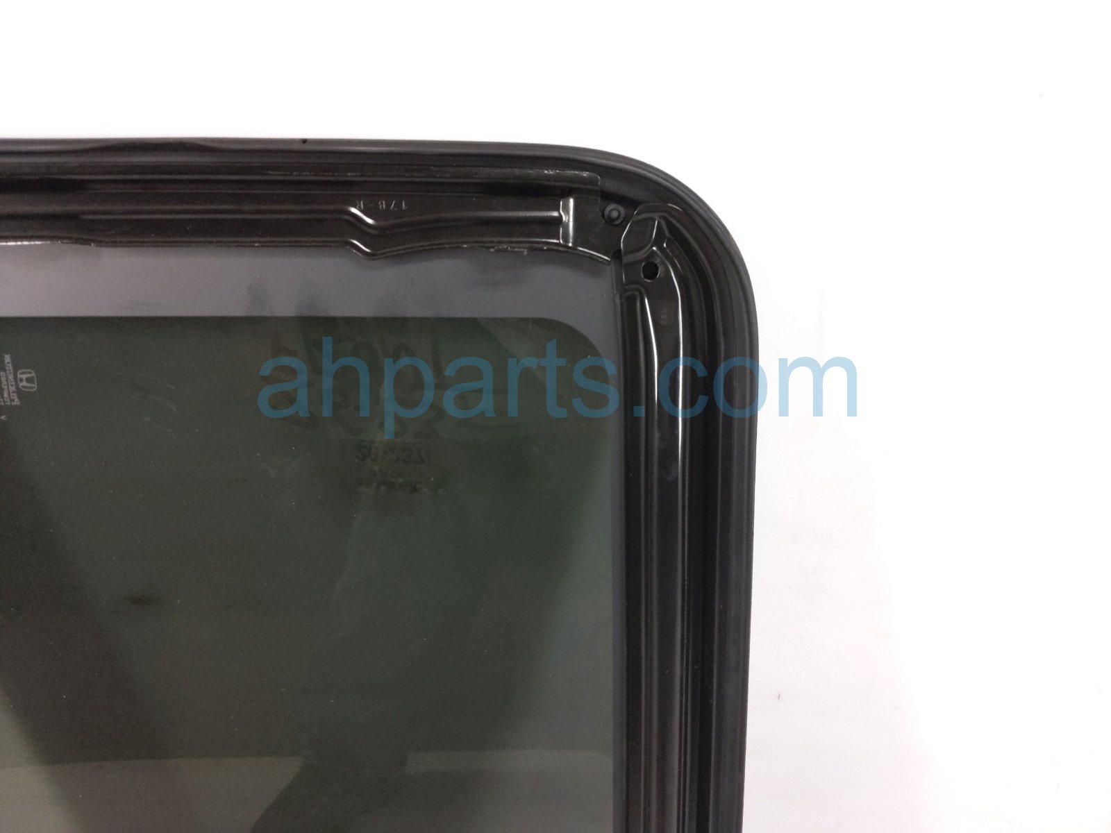 2020 Honda CR V Sunroof / Sun Roof Glass Window 70200 TLA A03 Replacement 2020 Honda CR V Sunroof / Sun Roof Glass Window 70200 TLA A03 Replacement thumbnail