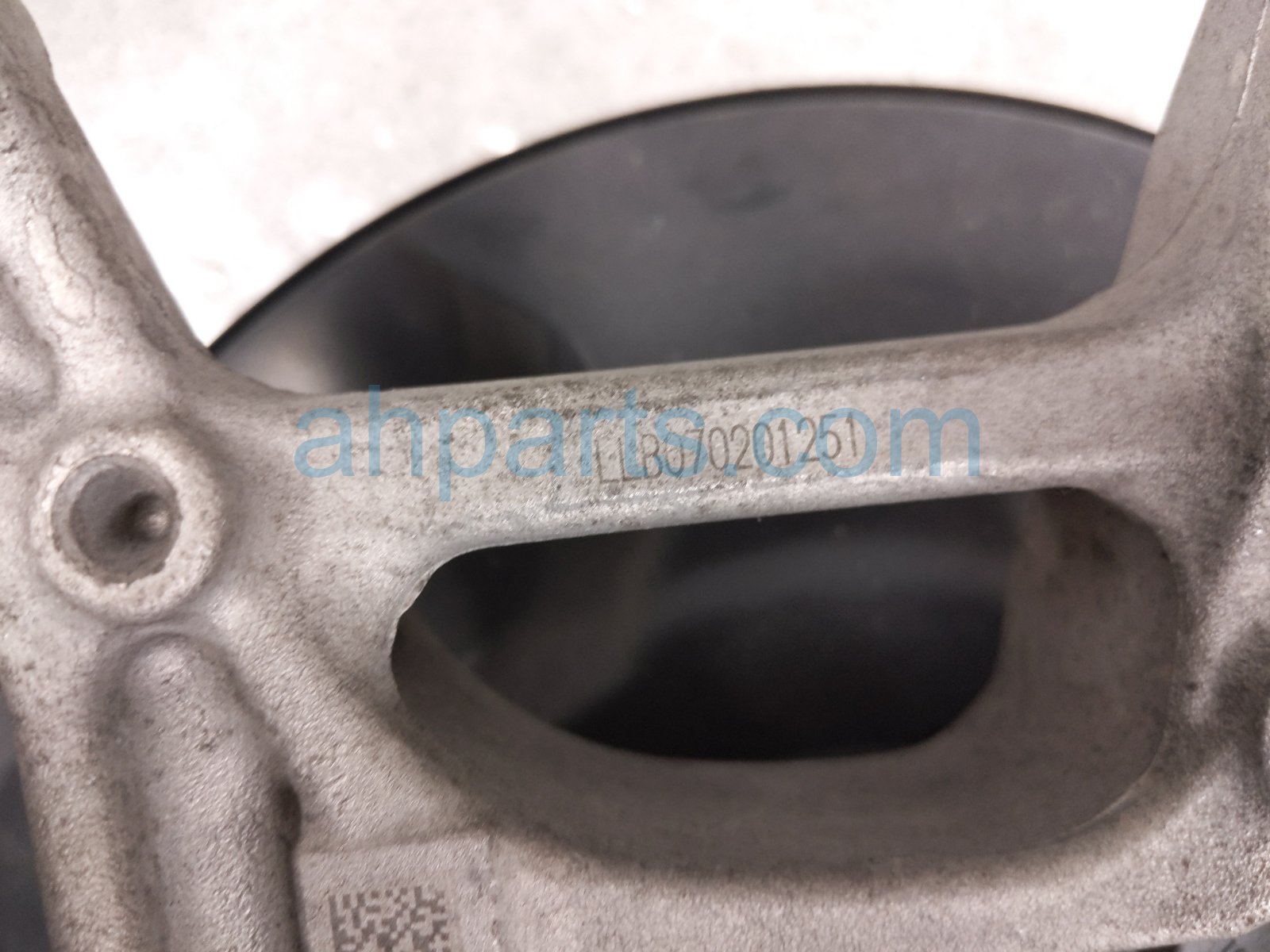 2020 Honda CR V Axle Stub Rear Driver Spindle Knuckle Hub Awd 52215 TNY J00 Replacement 2020 Honda CR V Axle Stub Rear Driver Spindle Knuckle Hub Awd 52215 TNY J00 Replacement thumbnail