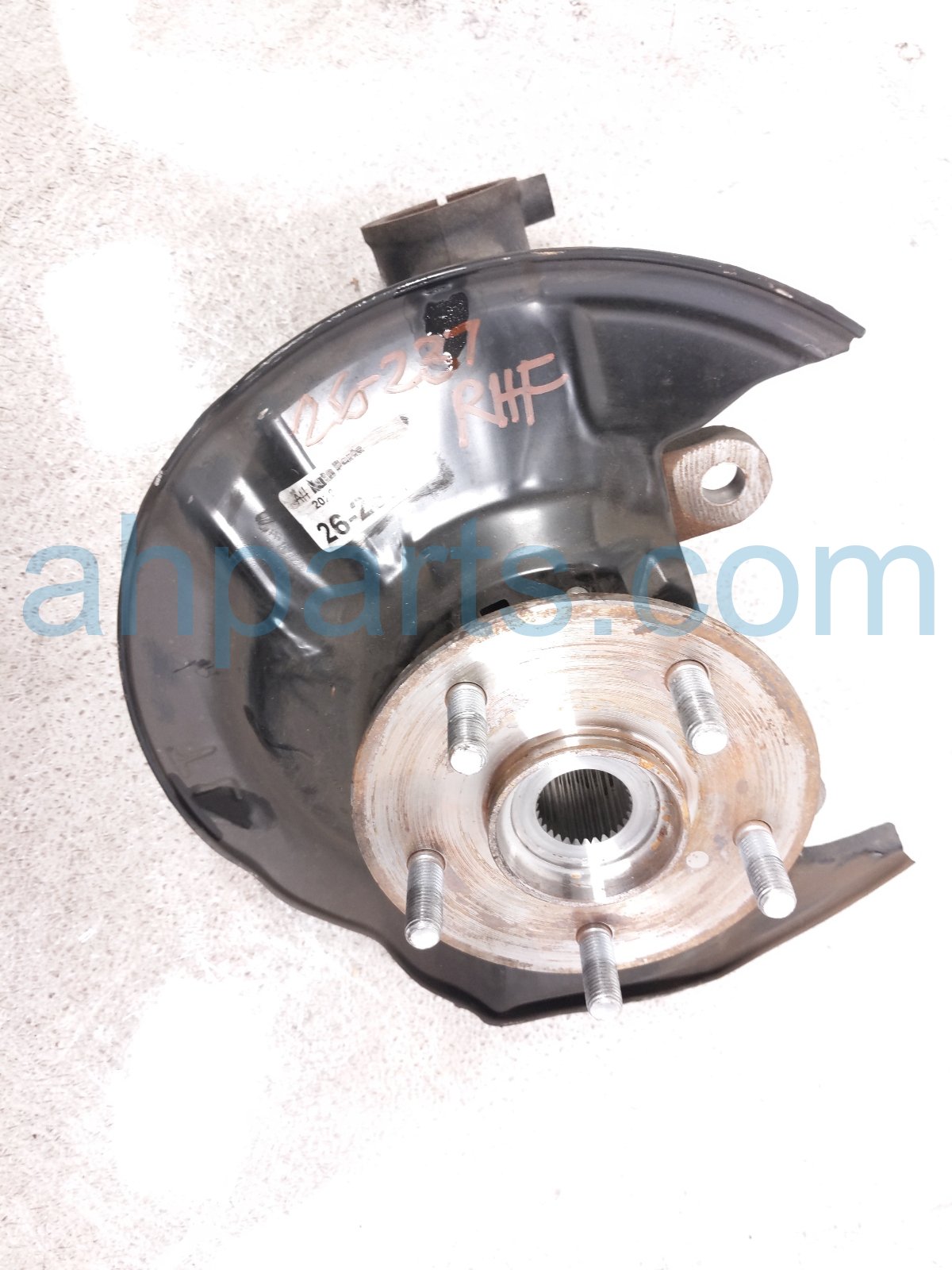 Honda FR/RH SPINDLE KNUCKLE HUB - AWD