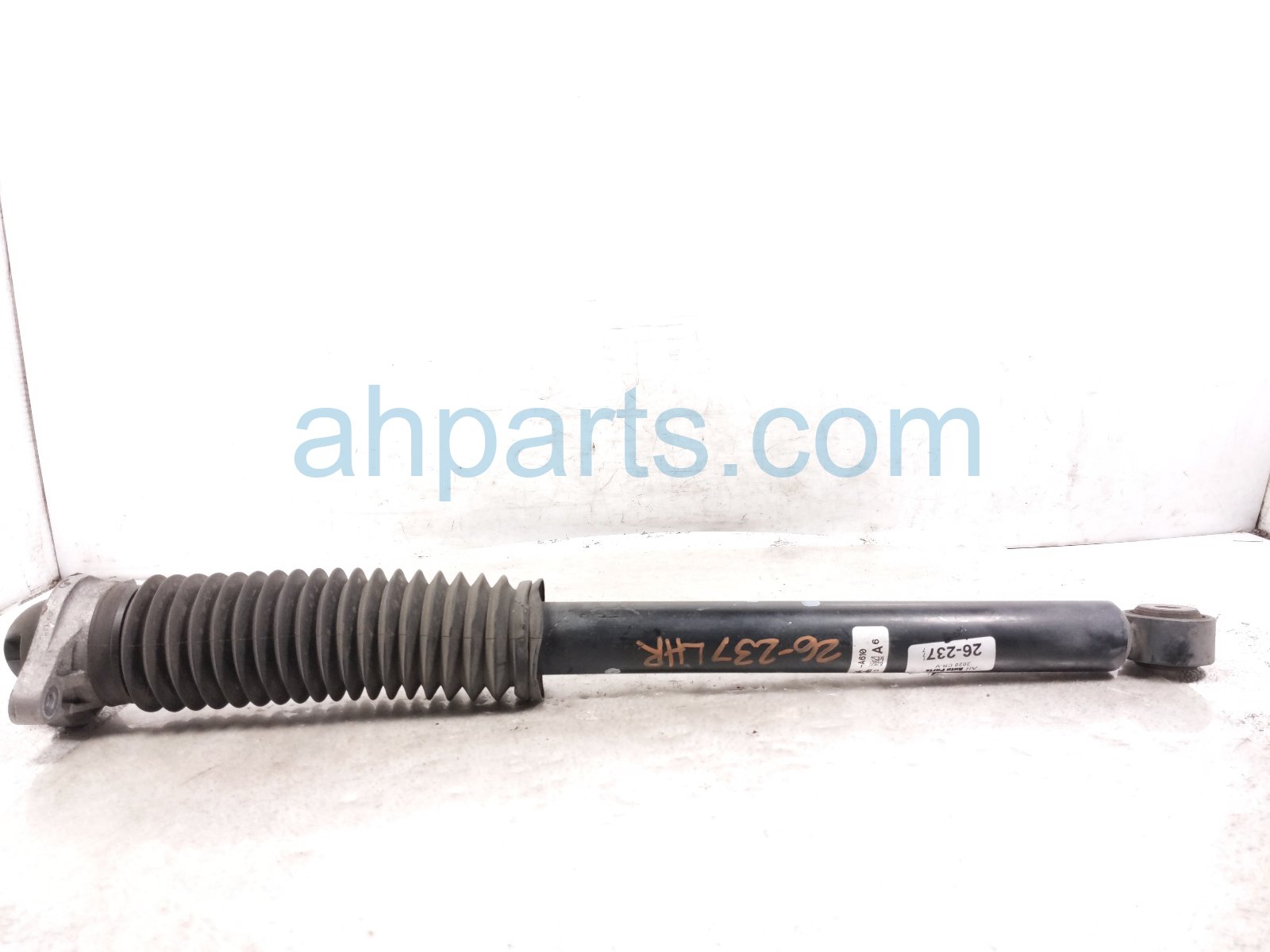 2020 Honda CR V Strut / Spring / Rear Driver Shock Absorber 52611 TLA A62 Replacement 2020 Honda CR V Strut / Spring / Rear Driver Shock Absorber 52611 TLA A62 Replacement thumbnail