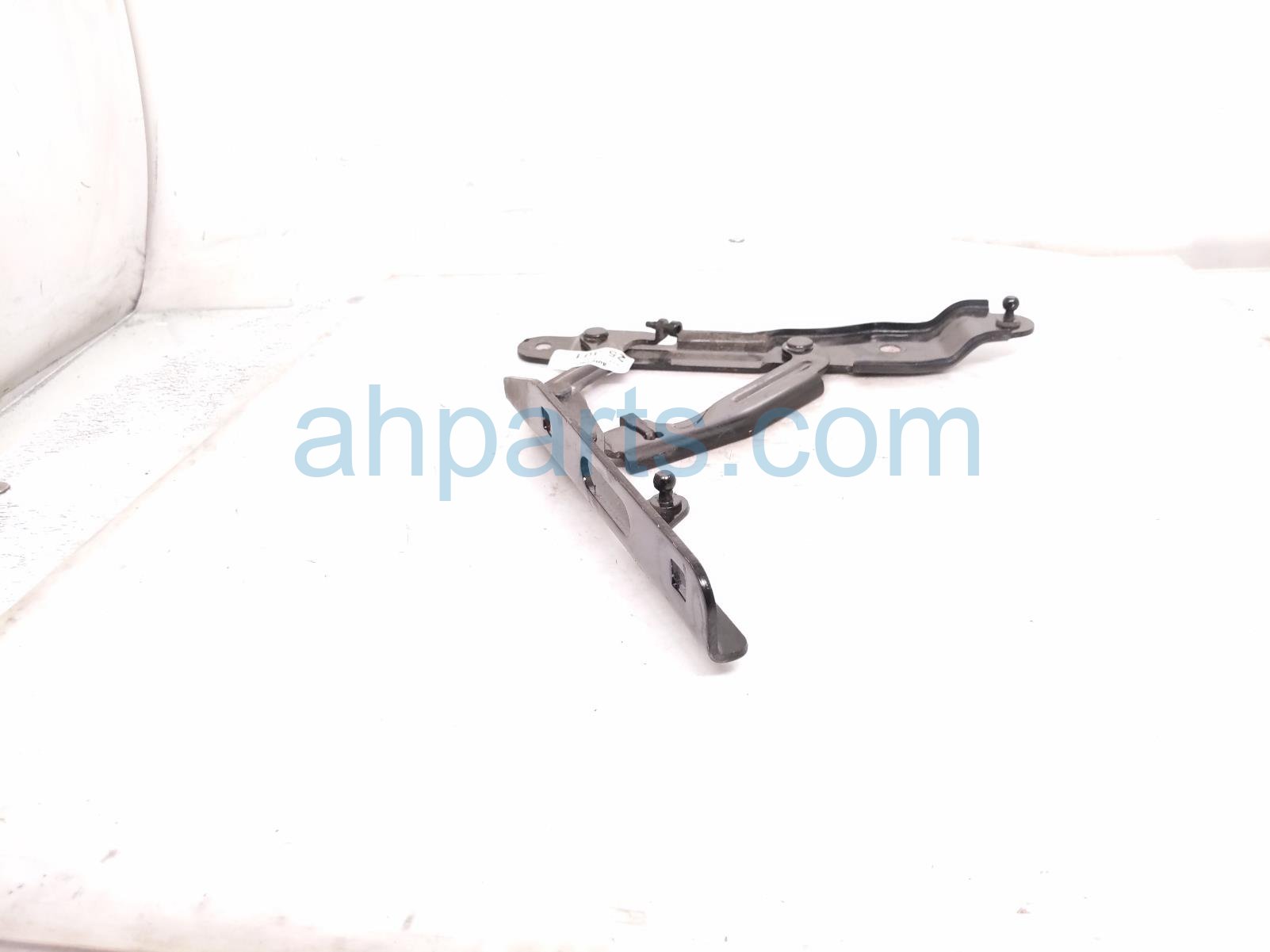 2024 Chevy Corvette Rear Passenger Trunk Hinge White 84646653 Replacement 2024 Chevy Corvette Rear Passenger Trunk Hinge White 84646653 Replacement thumbnail