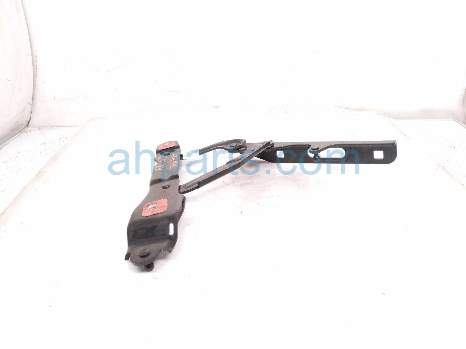 2024 Chevy Corvette Rear Passenger Trunk Hinge White 84646653 Replacement 2024 Chevy Corvette Rear Passenger Trunk Hinge White 84646653 Replacement thumbnail