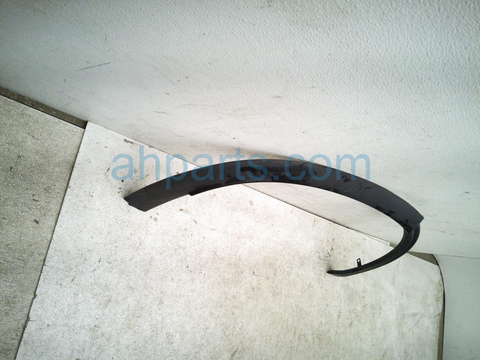 2025 Honda Pilot Rear Passenger Wheel Opening Molding White 08P21 T90 10007 Replacement 2025 Honda Pilot Rear Passenger Wheel Opening Molding White 08P21 T90 10007 Replacement thumbnail