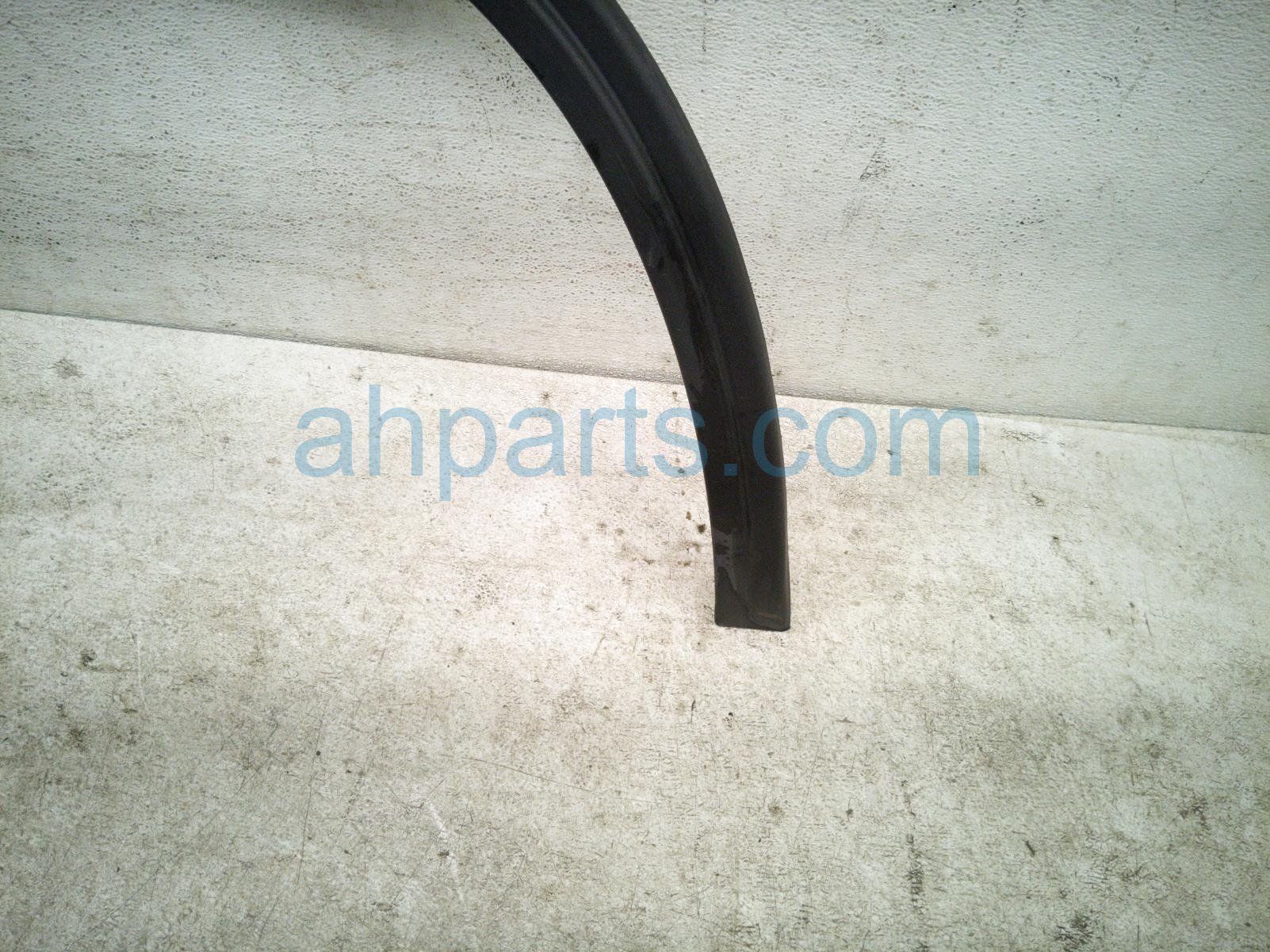 2025 Honda Pilot Rear Passenger Wheel Opening Molding White 08P21 T90 10007 Replacement 2025 Honda Pilot Rear Passenger Wheel Opening Molding White 08P21 T90 10007 Replacement thumbnail