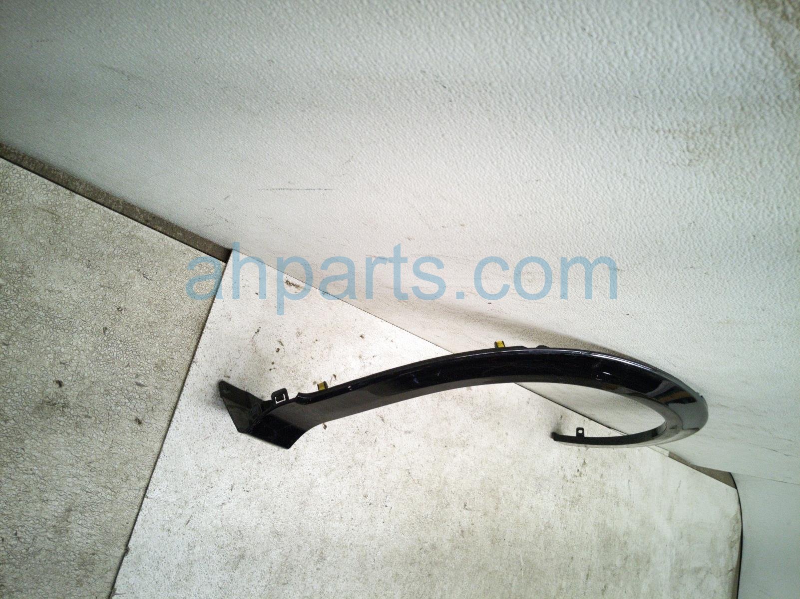 2025 Honda Pilot Rear Passenger Wheel Opening Molding White 08P21 T90 10007 Replacement 2025 Honda Pilot Rear Passenger Wheel Opening Molding White 08P21 T90 10007 Replacement thumbnail
