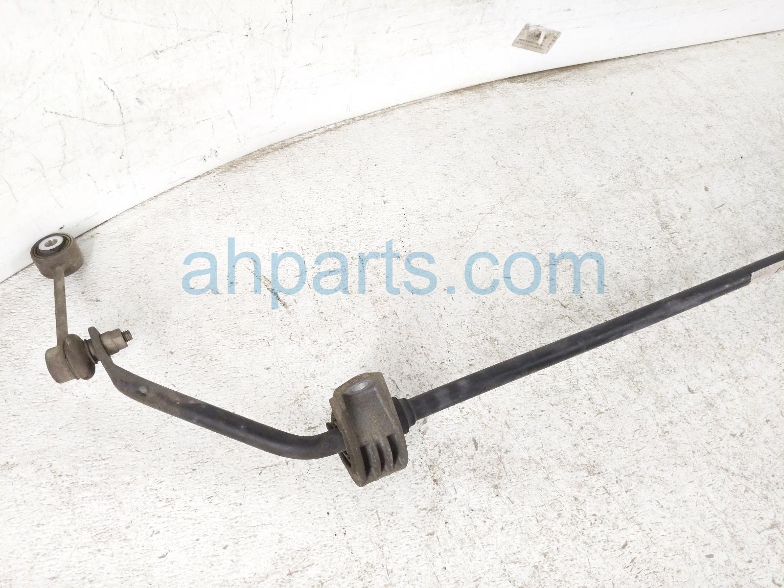 2011 Porsche Panamera Rear Stabilizer / Sway Bar 970 333 701 07 Replacement 2011 Porsche Panamera Rear Stabilizer / Sway Bar 970 333 701 07 Replacement thumbnail