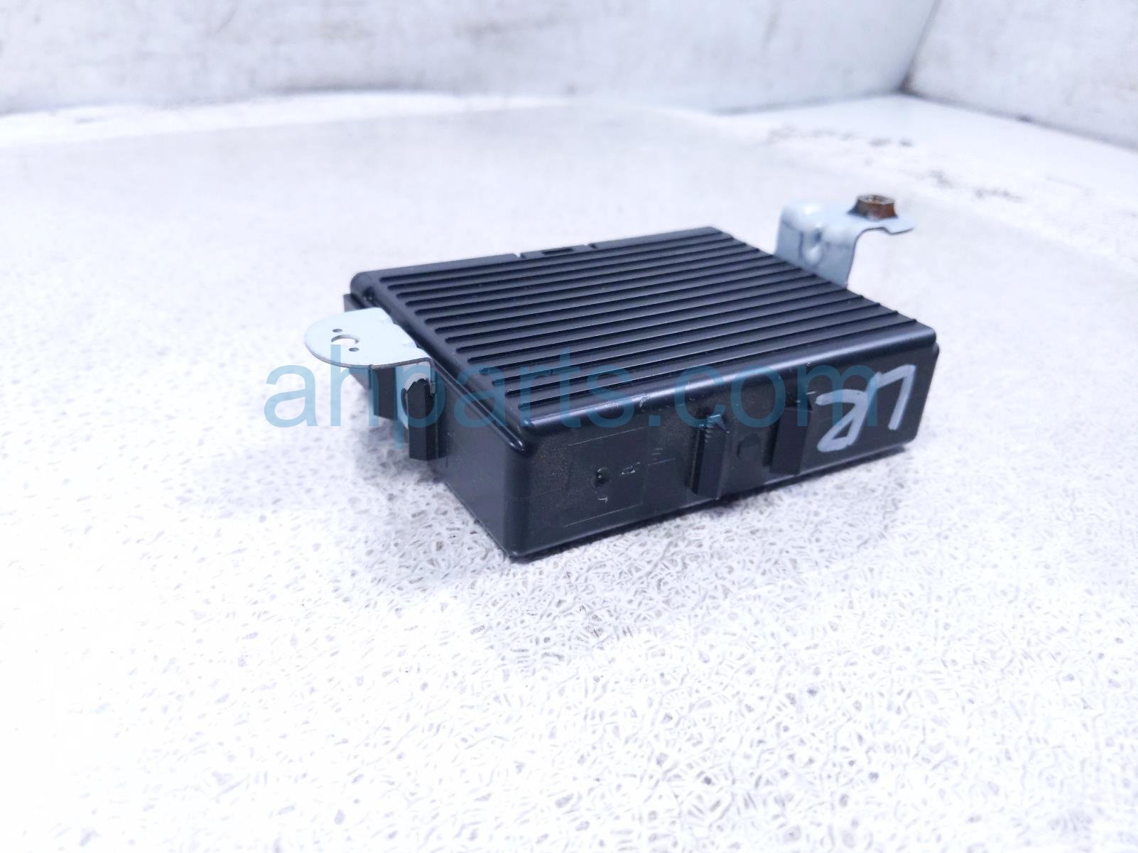2024 Honda Pilot Power Liftgate Control Module 74970 T90 A11 Replacement 2024 Honda Pilot Power Liftgate Control Module 74970 T90 A11 Replacement thumbnail