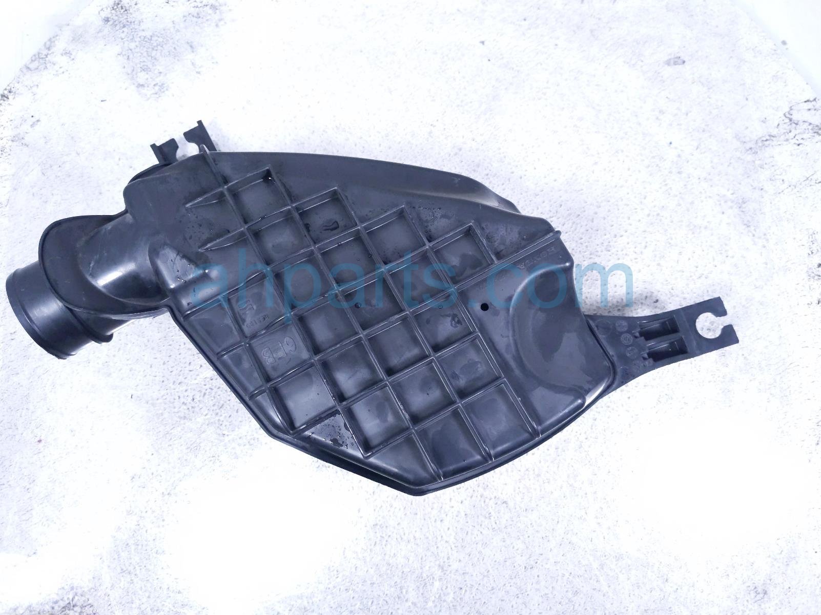 Honda AIR CLEANER RESONATOR CHAMBER