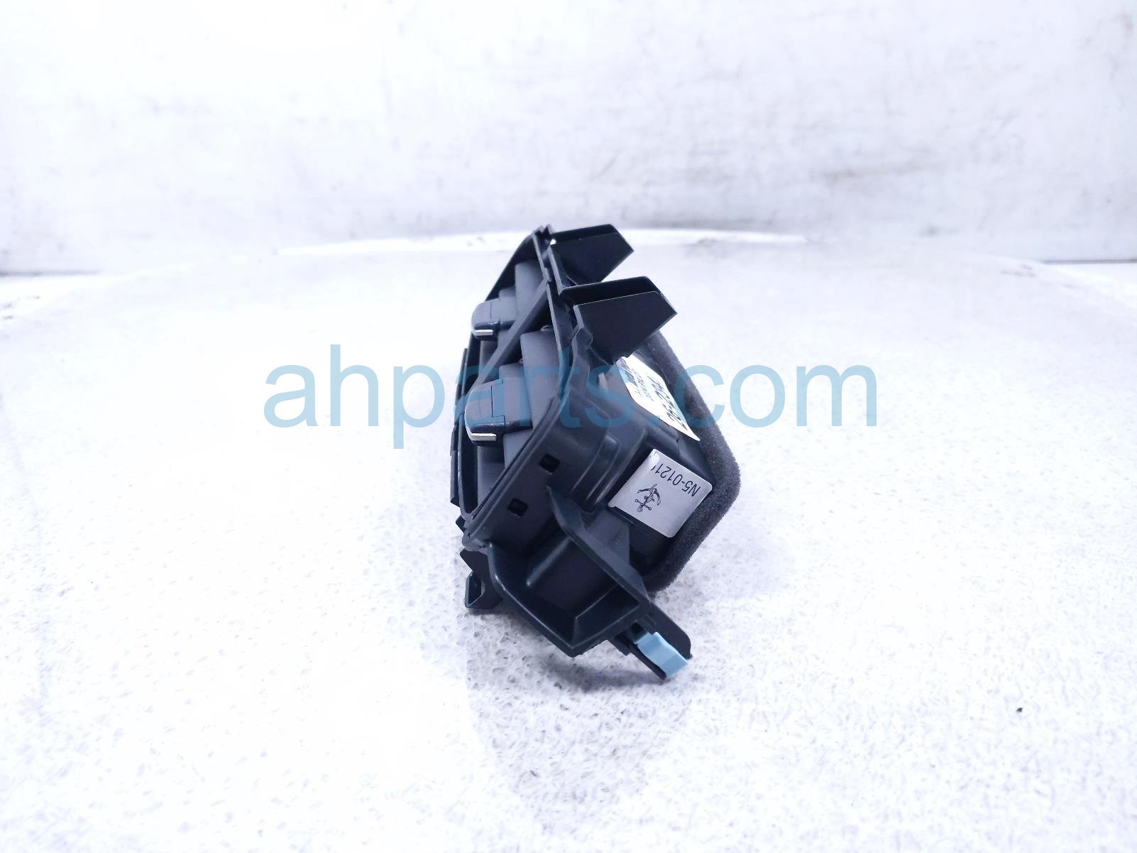 2024 Honda Pilot Console Rear A/c Vent Outlet Black 83452 T90 A02ZA Replacement 2024 Honda Pilot Console Rear A/c Vent Outlet Black 83452 T90 A02ZA Replacement thumbnail