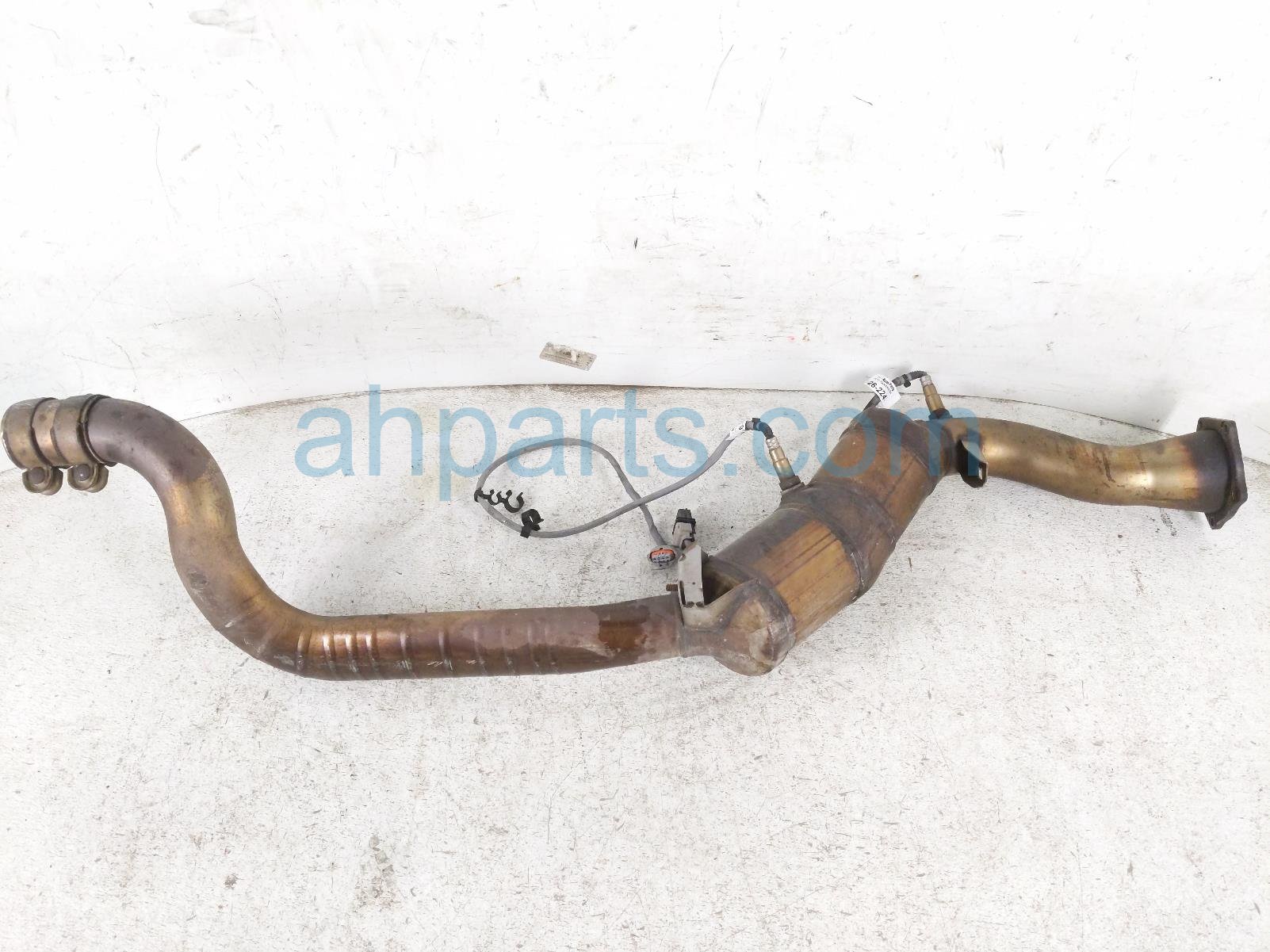 2011 Porsche Panamera Driver Catalytic Converter 4.8l Awd 970 113 349 HX Replacement 2011 Porsche Panamera Driver Catalytic Converter 4.8l Awd 970 113 349 HX Replacement thumbnail