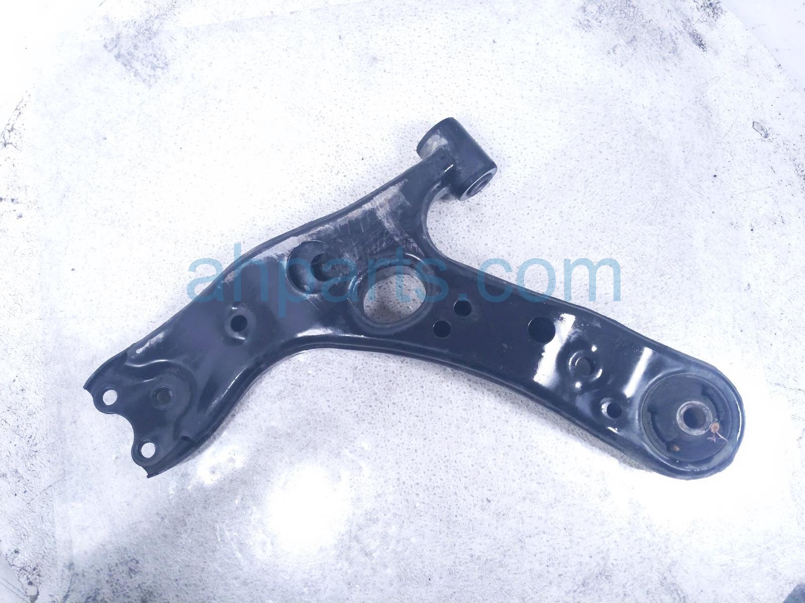 2014 Toyota Prius Front Passenger Lower Control Arm 48068 47050 Replacement 2014 Toyota Prius Front Passenger Lower Control Arm 48068 47050 Replacement thumbnail