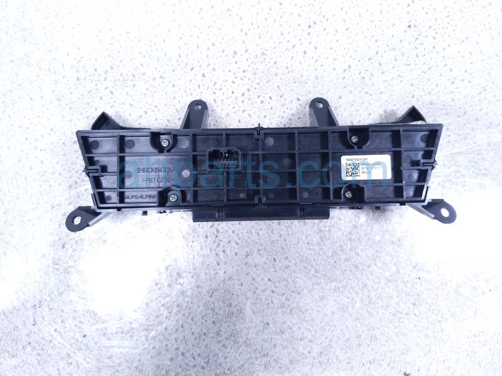 2024 Honda Pilot Temperature Climate Heater/ac Control(rear) 79650 T90 A41ZA Replacement 2024 Honda Pilot Temperature Climate Heater/ac Control(rear) 79650 T90 A41ZA Replacement thumbnail