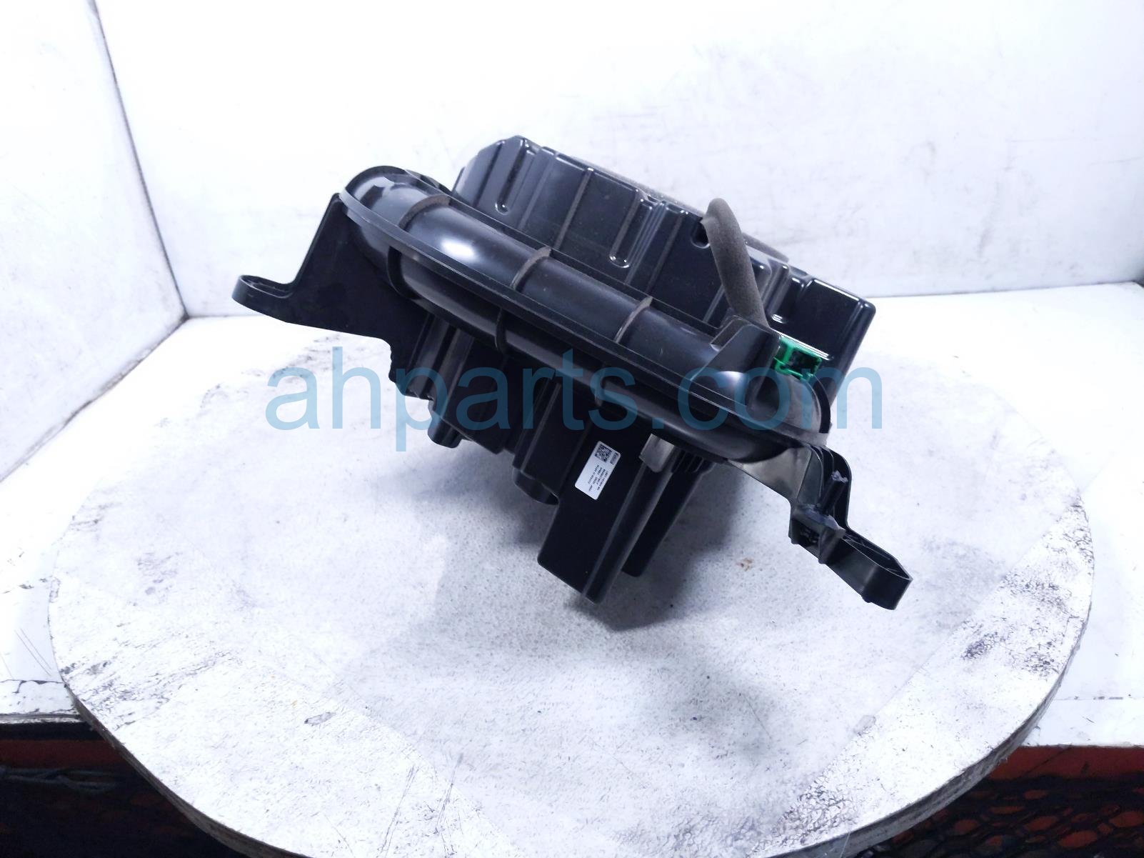 2020 Ford Explorer Speaker Rear Driver Subwoofer Assy W/enclosure LB5Z 18808 AE Replacement 2020 Ford Explorer Speaker Rear Driver Subwoofer Assy W/enclosure LB5Z 18808 AE Replacement thumbnail