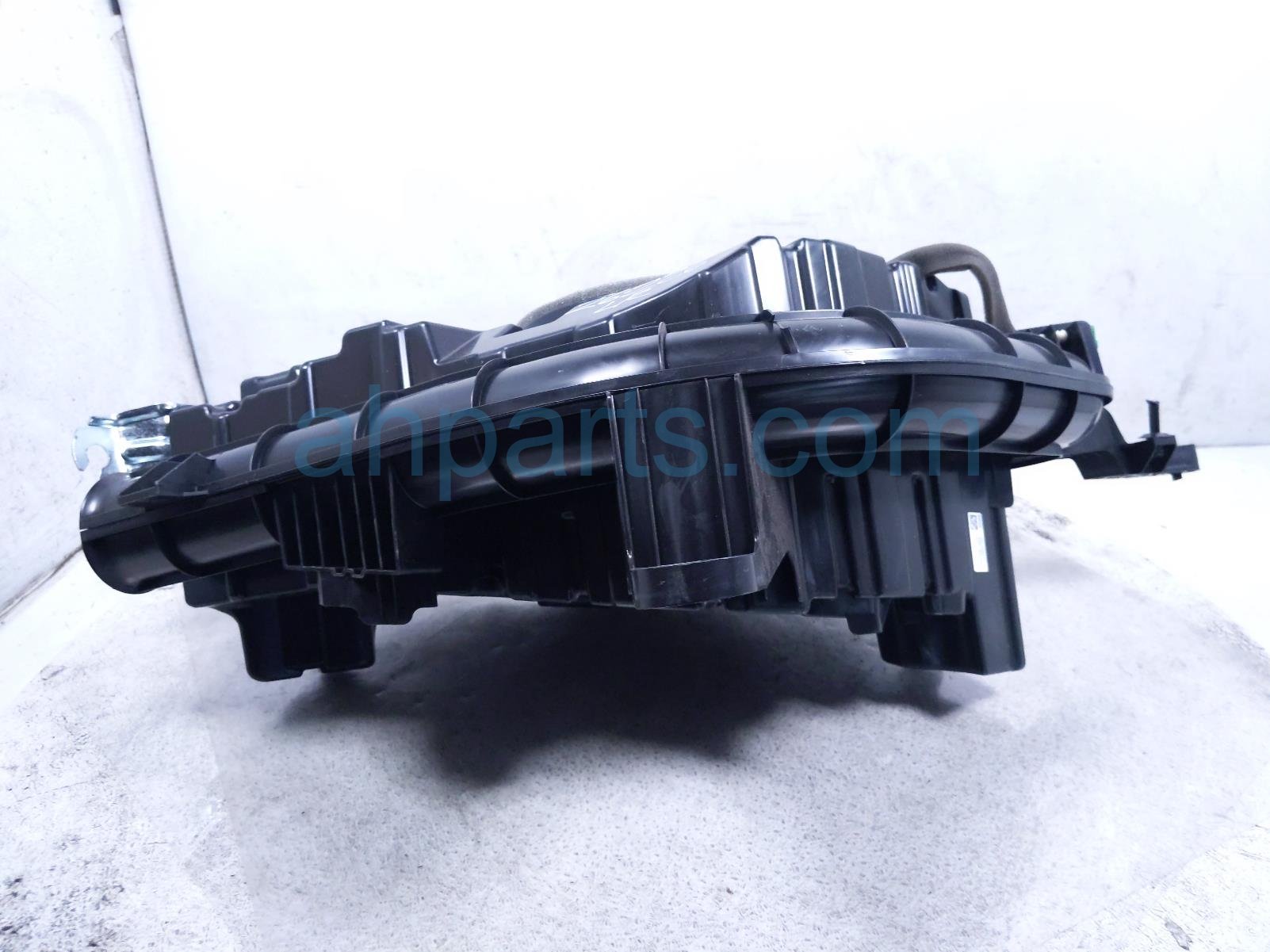 2020 Ford Explorer Speaker Rear Driver Subwoofer Assy W/enclosure LB5Z 18808 AE Replacement 2020 Ford Explorer Speaker Rear Driver Subwoofer Assy W/enclosure LB5Z 18808 AE Replacement thumbnail