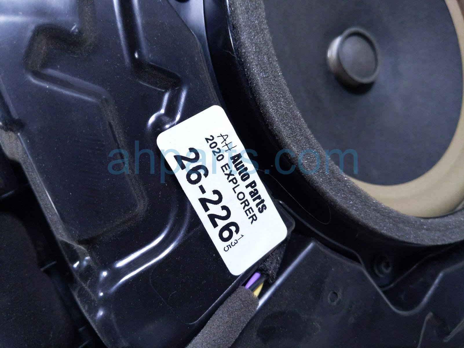 2020 Ford Explorer Speaker Rear Driver Subwoofer Assy W/enclosure LB5Z 18808 AE Replacement 2020 Ford Explorer Speaker Rear Driver Subwoofer Assy W/enclosure LB5Z 18808 AE Replacement thumbnail