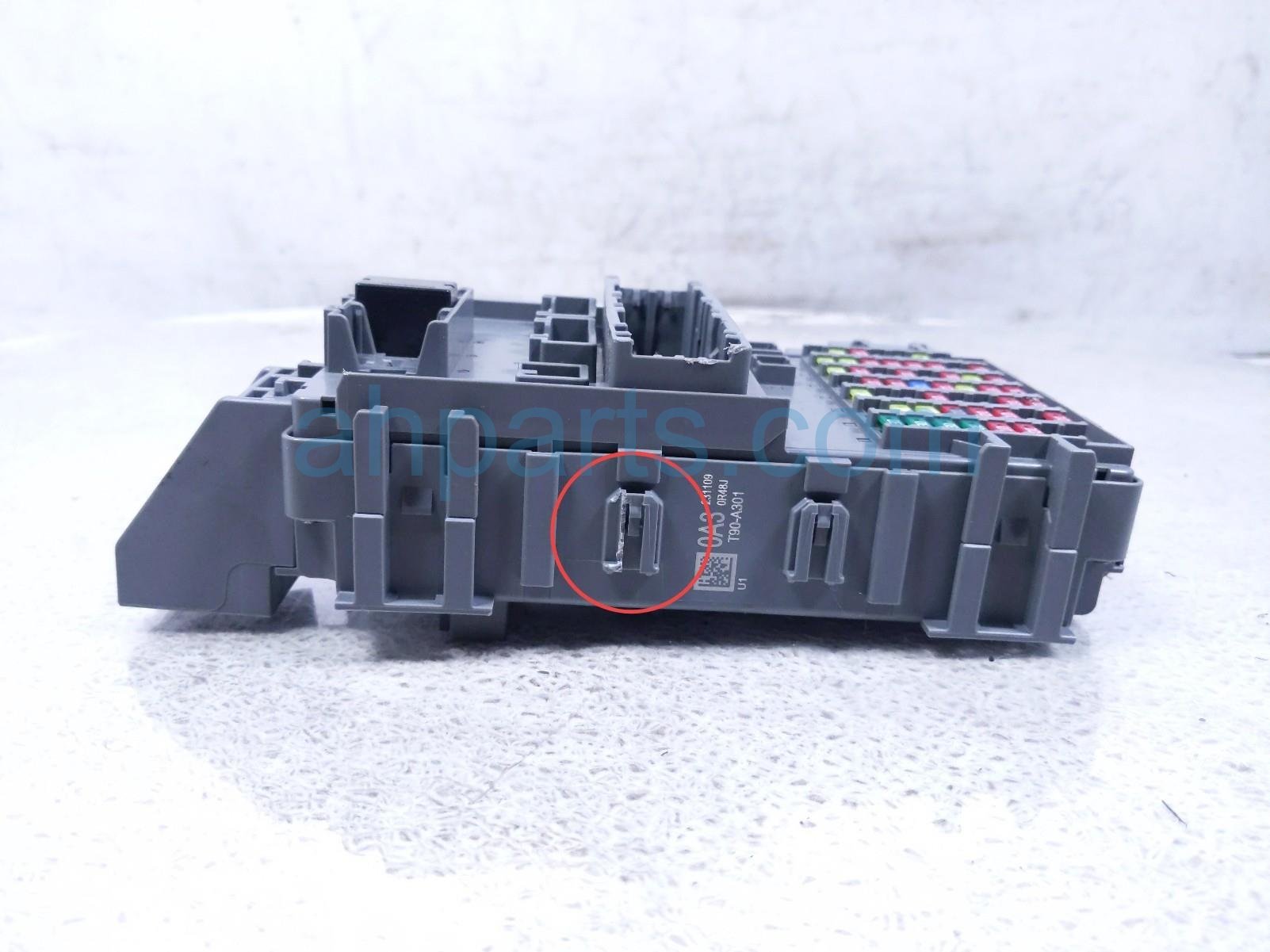 2024 Honda Pilot Driver Cabin Fuse Box Sport 3.5l Awd 38200 T90 A31 Replacement 2024 Honda Pilot Driver Cabin Fuse Box Sport 3.5l Awd 38200 T90 A31 Replacement thumbnail