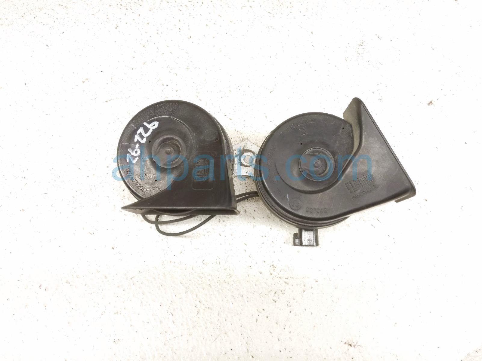 2020 Ford Explorer Horn Assy L1MZ 13832 A Replacement 2020 Ford Explorer Horn Assy L1MZ 13832 A Replacement thumbnail