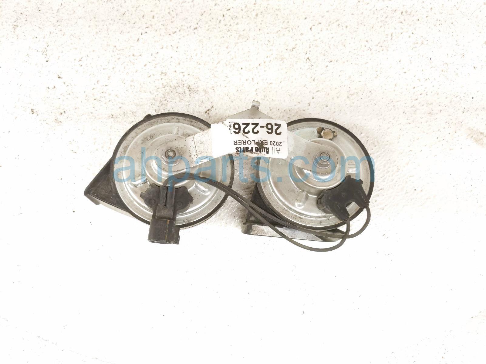2020 Ford Explorer Horn Assy L1MZ 13832 A Replacement 2020 Ford Explorer Horn Assy L1MZ 13832 A Replacement thumbnail