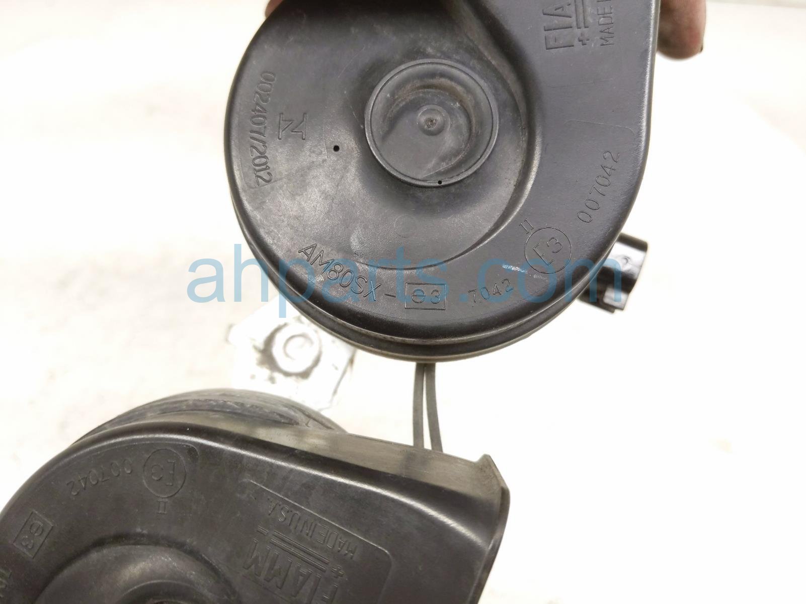 2020 Ford Explorer Horn Assy L1MZ 13832 A Replacement 2020 Ford Explorer Horn Assy L1MZ 13832 A Replacement thumbnail