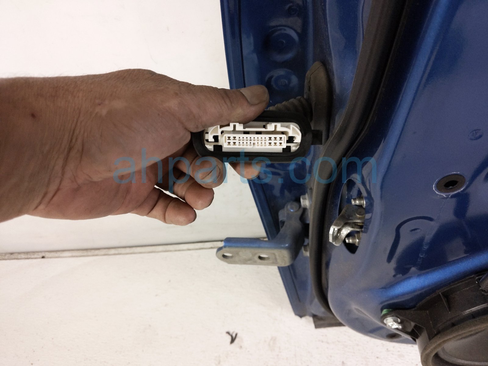 2020 Toyota Camry Rear Passenger Door Blue No Inside Trim 67003 06311 Replacement 2020 Toyota Camry Rear Passenger Door Blue No Inside Trim 67003 06311 Replacement thumbnail