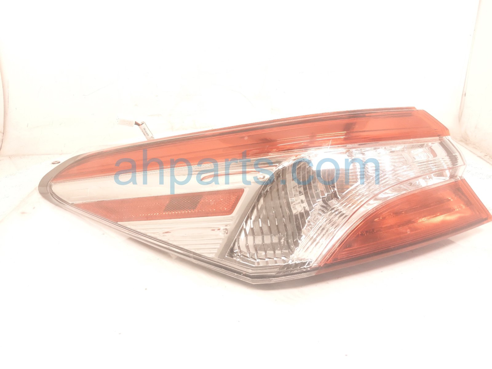 Toyota LH TAIL LAMP (ON BODY) Toyota LH TAIL LAMP (ON BODY)