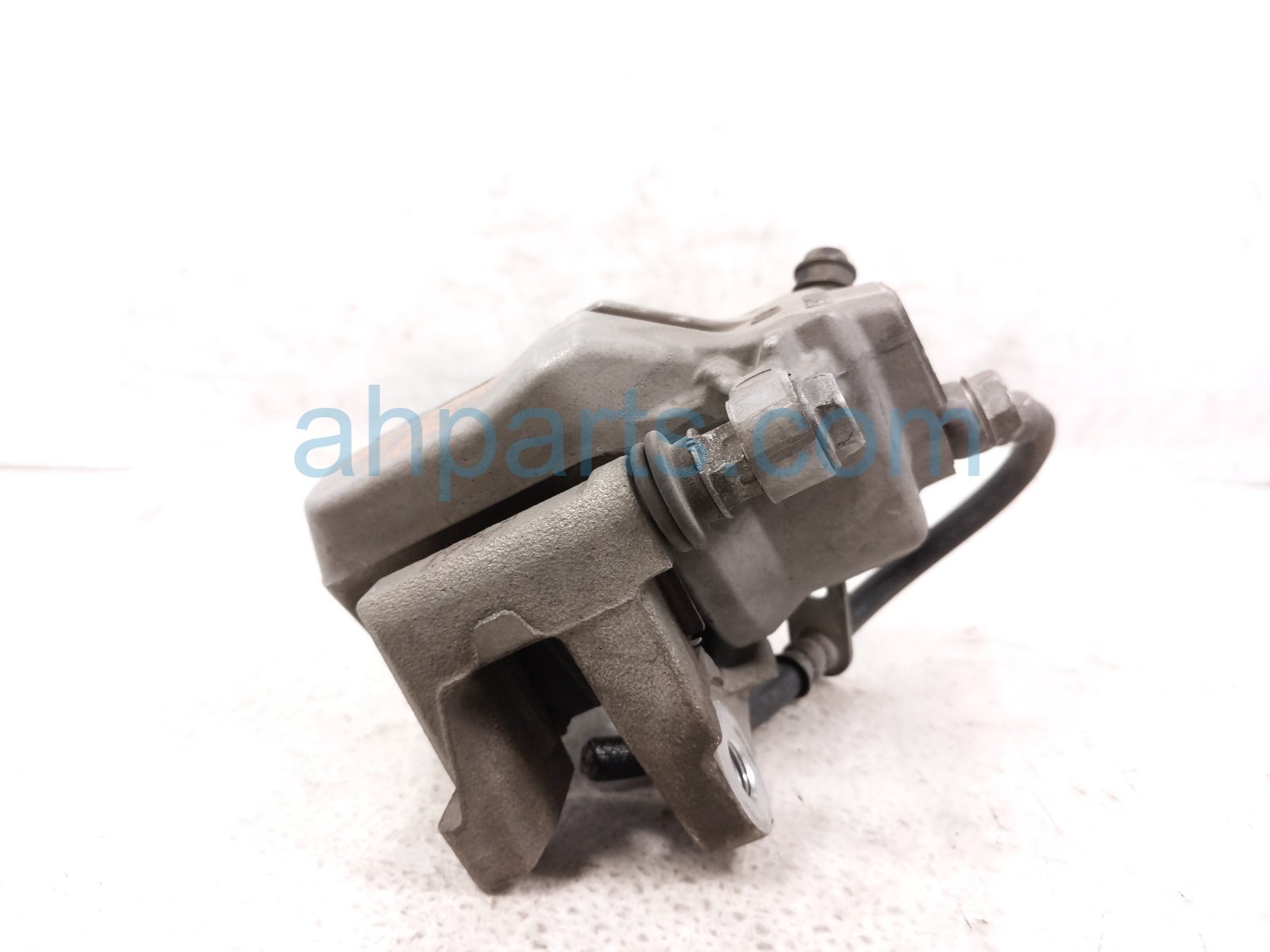 2020 Toyota Camry Core Core Rear Driver Brake Caliper 47850 33280 Replacement 2020 Toyota Camry Core Core Rear Driver Brake Caliper 47850 33280 Replacement thumbnail