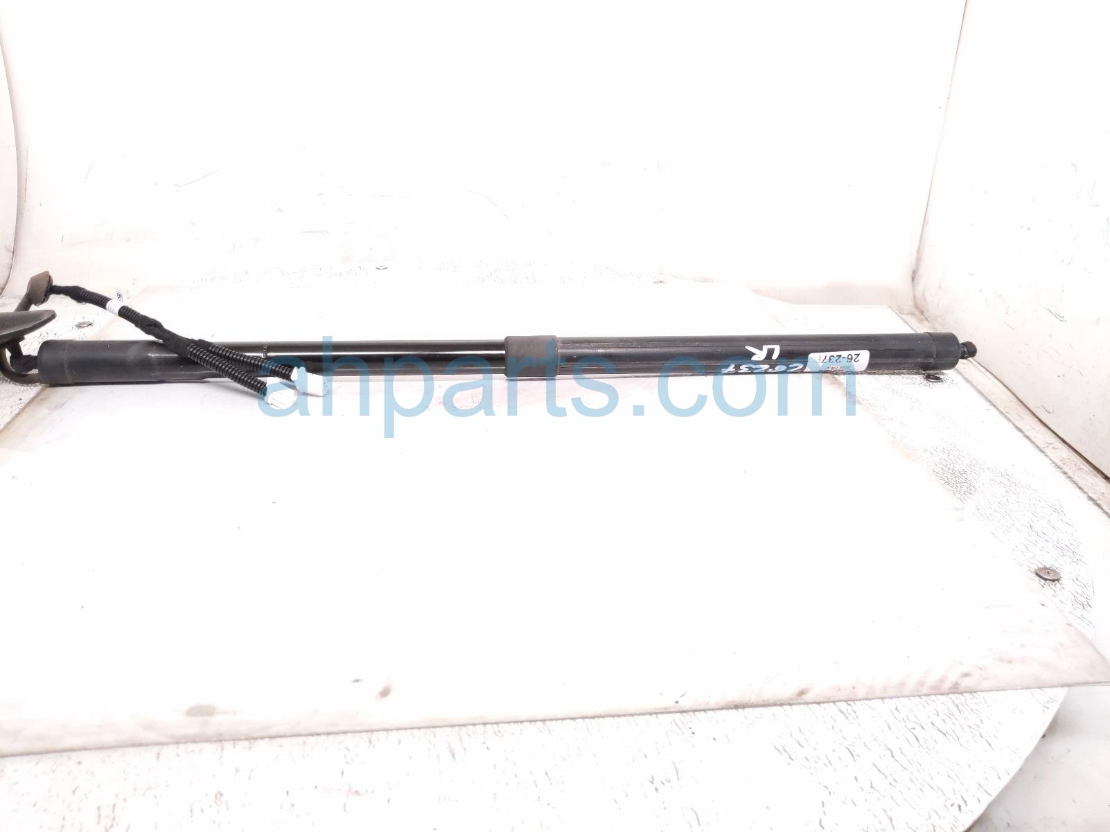 2020 Honda CR V Driver Power Liftgate Strut Actuator 74961 TLA 306 Replacement 2020 Honda CR V Driver Power Liftgate Strut Actuator 74961 TLA 306 Replacement thumbnail