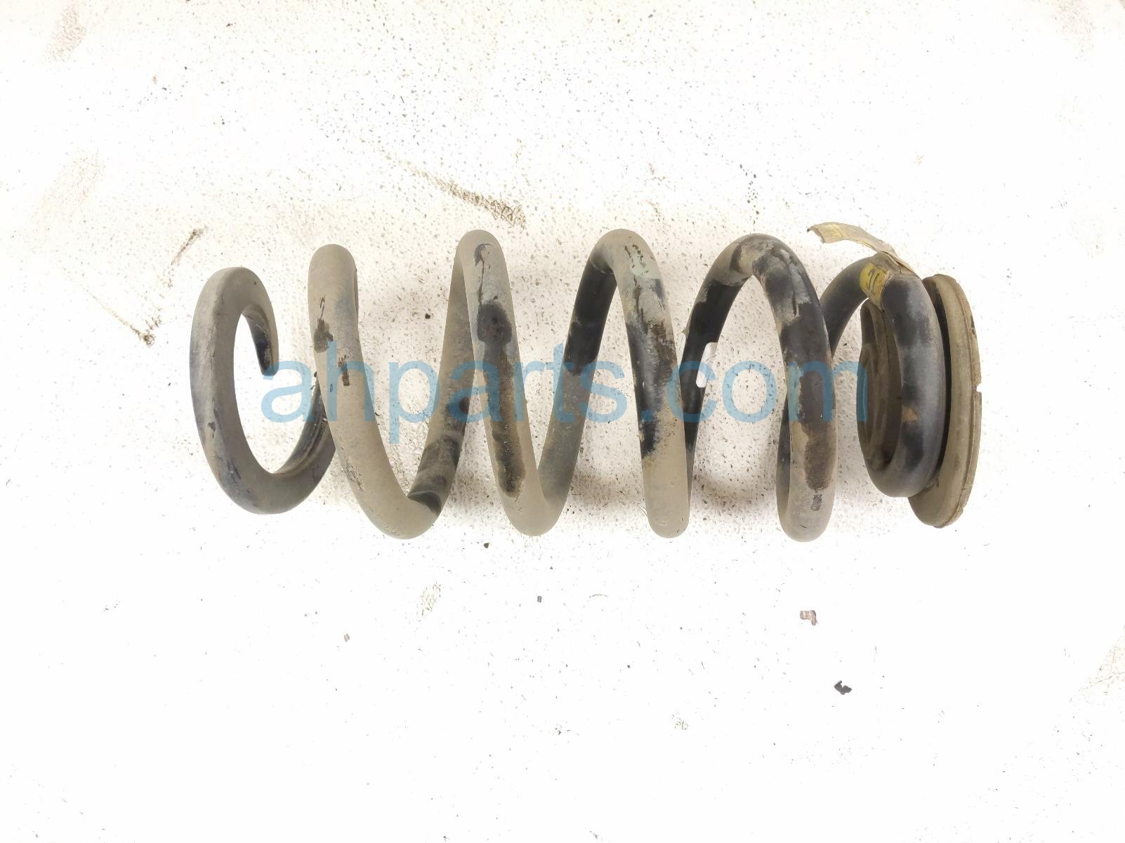 2020 Ford Explorer Strut / / Shock Absorber Rear Coil Spring Awd LB5Z 5560 R Replacement 2020 Ford Explorer Strut / / Shock Absorber Rear Coil Spring Awd LB5Z 5560 R Replacement thumbnail