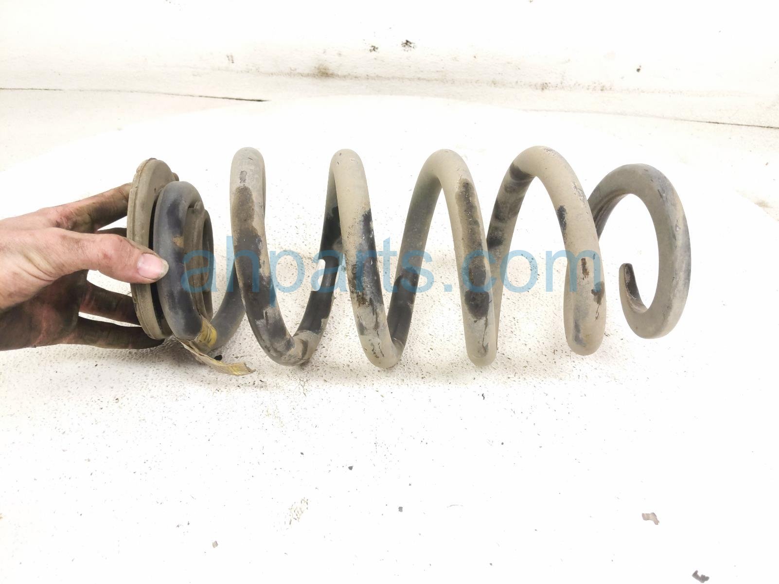 2020 Ford Explorer Strut / / Shock Absorber Rear Coil Spring Awd LB5Z 5560 R Replacement 2020 Ford Explorer Strut / / Shock Absorber Rear Coil Spring Awd LB5Z 5560 R Replacement thumbnail