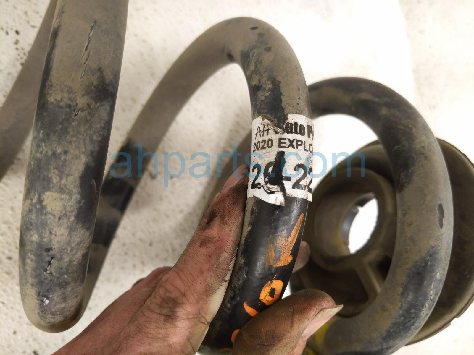 2020 Ford Explorer Strut / / Shock Absorber Rear Coil Spring Awd LB5Z 5560 R Replacement 2020 Ford Explorer Strut / / Shock Absorber Rear Coil Spring Awd LB5Z 5560 R Replacement thumbnail