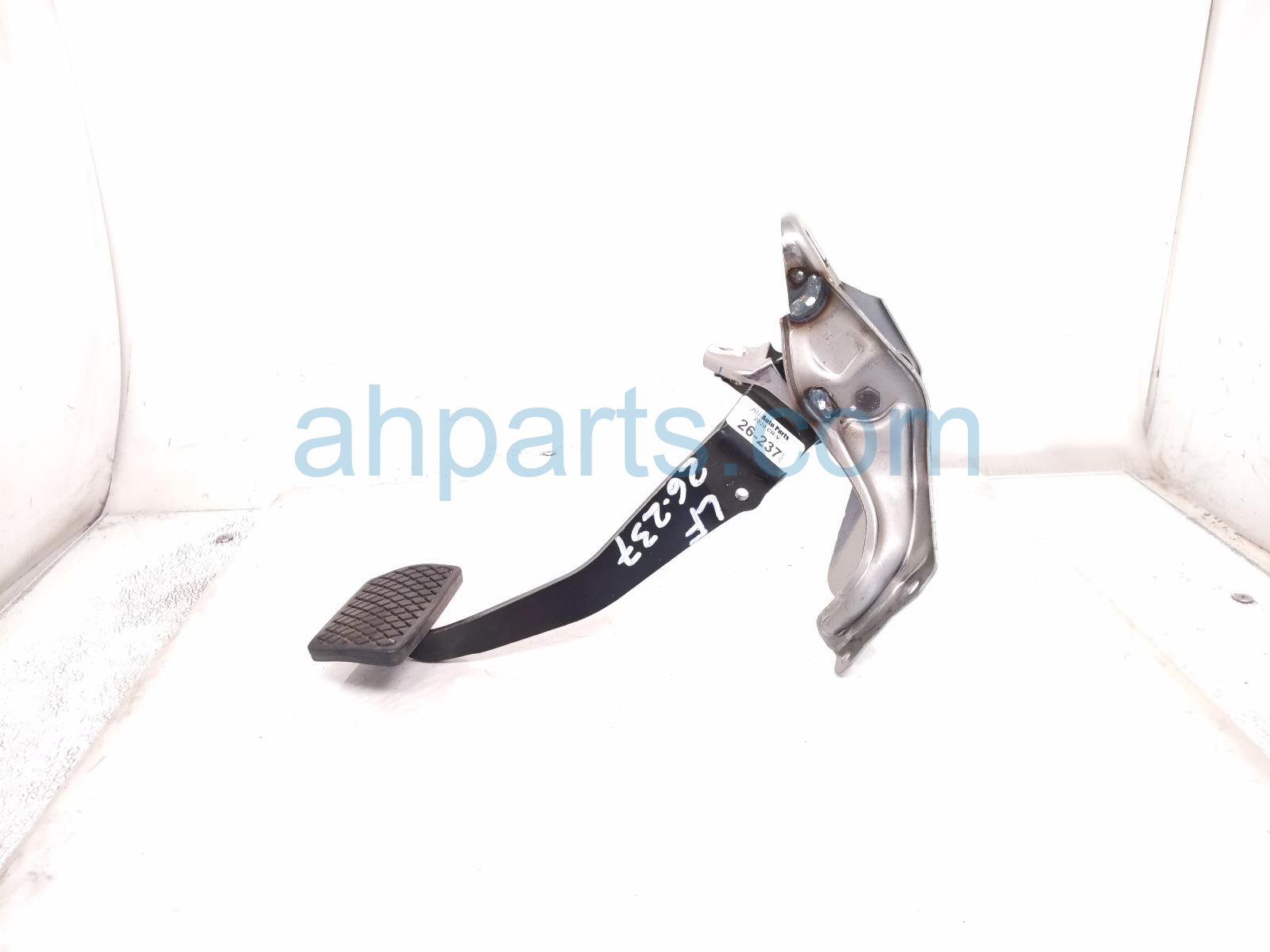 2020 Honda CR V Brake Pedal Assy 1.5l Awd 46600 TLA A51 Replacement 2020 Honda CR V Brake Pedal Assy 1.5l Awd 46600 TLA A51 Replacement thumbnail
