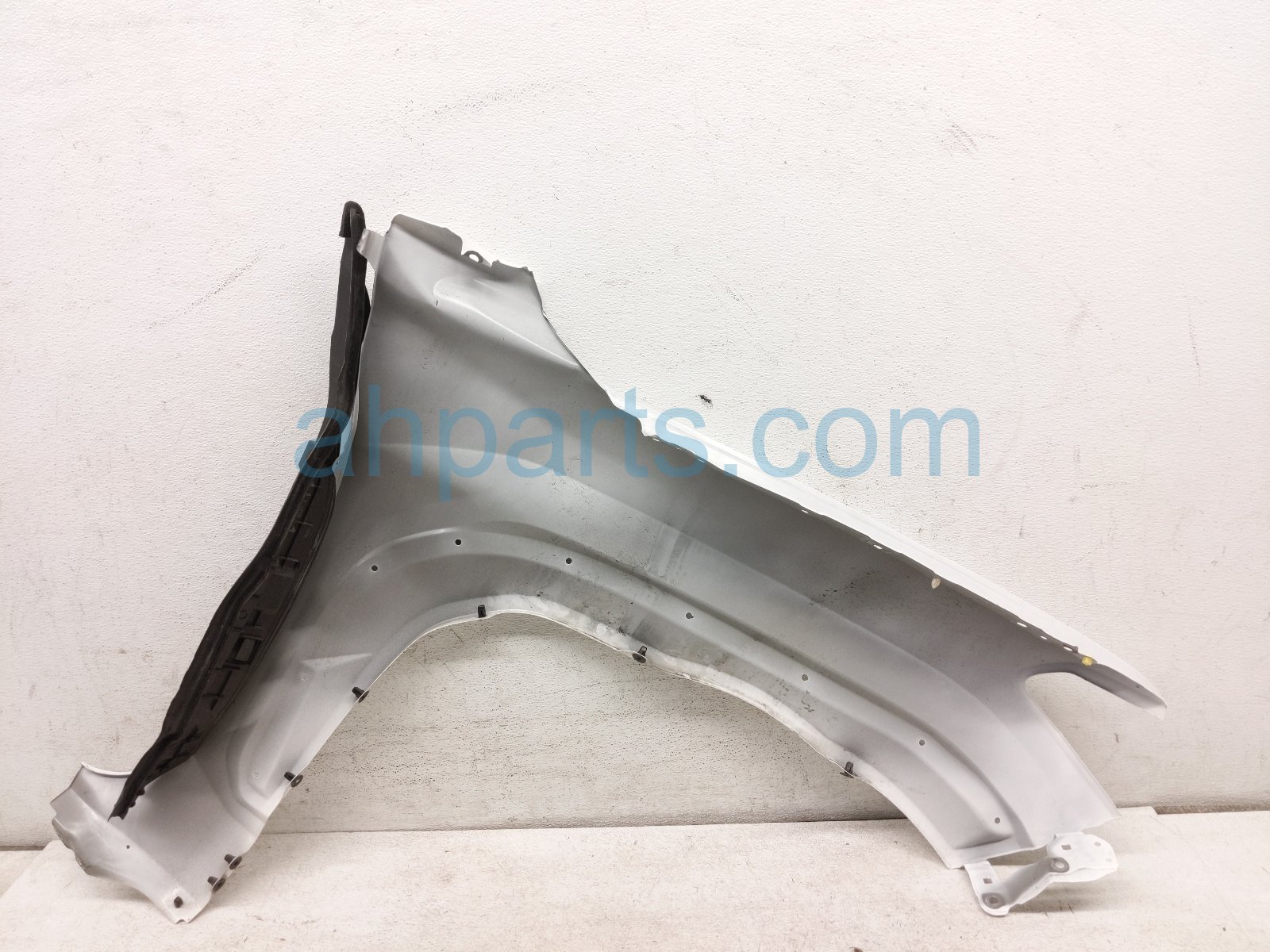 2024 Toyota Tacoma Front Driver Fender White *dent 53812 AK020 Replacement 2024 Toyota Tacoma Front Driver Fender White *dent 53812 AK020 Replacement thumbnail