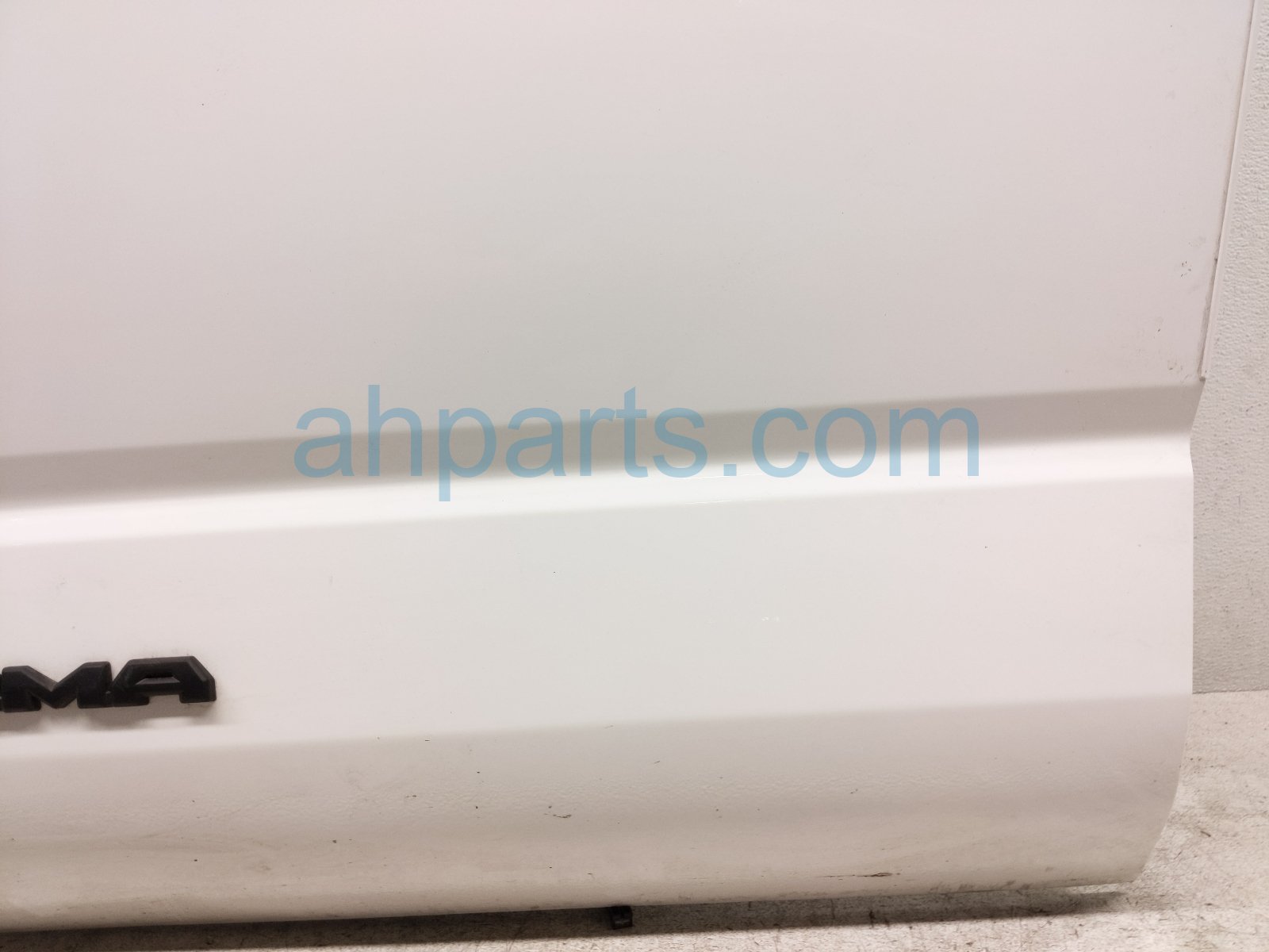 2024 Toyota Tacoma Front Driver Door White No Mirror/trim 67002 AK010 Replacement 2024 Toyota Tacoma Front Driver Door White No Mirror/trim 67002 AK010 Replacement thumbnail