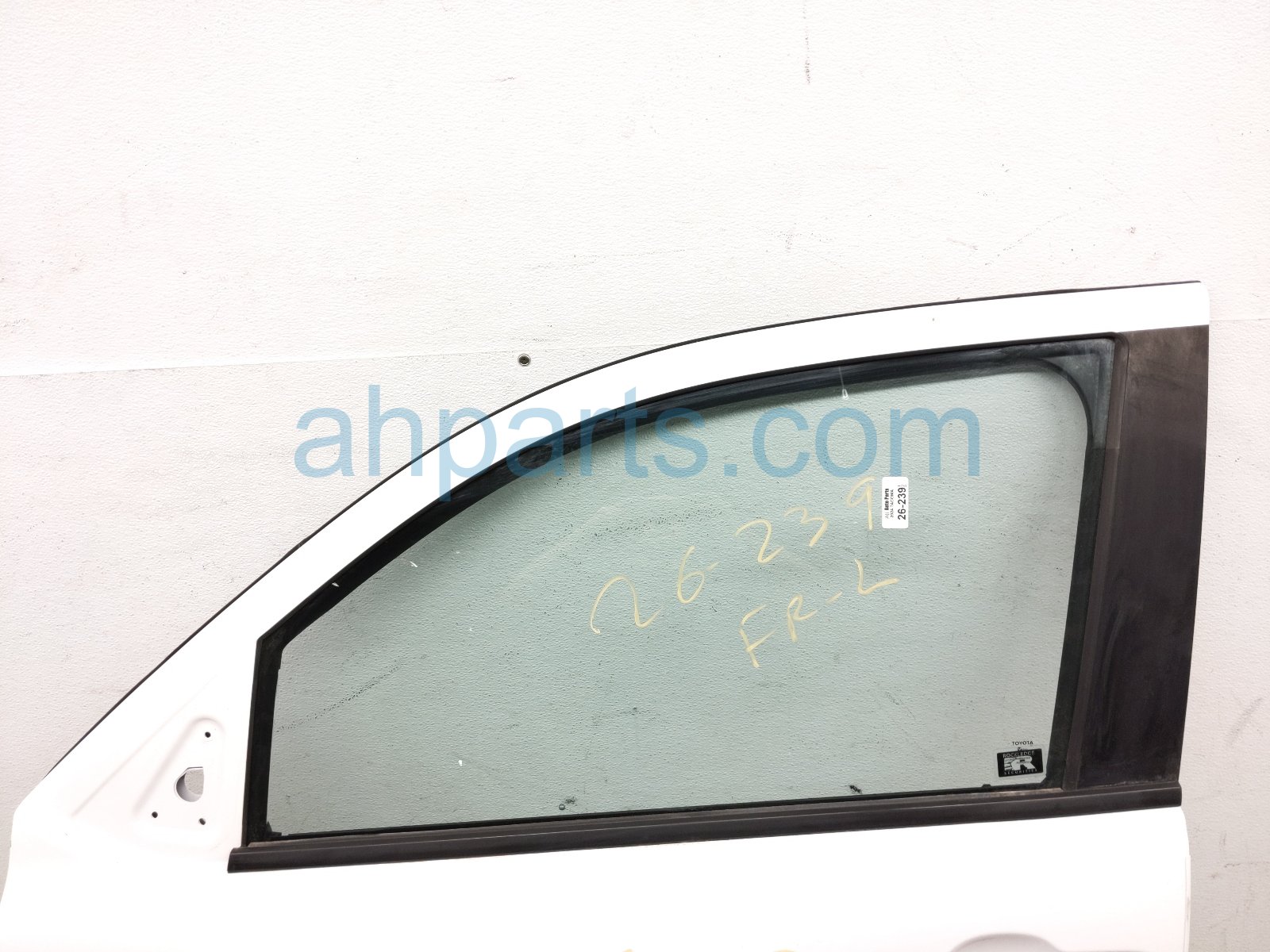 2024 Toyota Tacoma Front Driver Door White No Mirror/trim 67002 AK010 Replacement 2024 Toyota Tacoma Front Driver Door White No Mirror/trim 67002 AK010 Replacement thumbnail