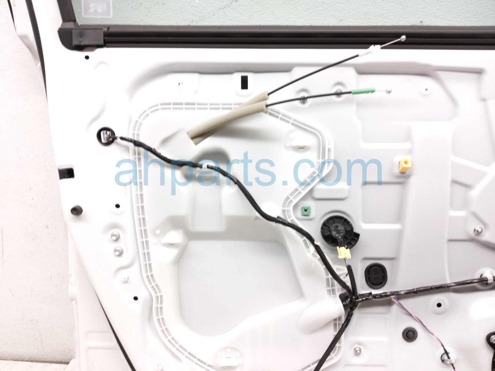 2024 Toyota Tacoma Front Driver Door White No Mirror/trim 67002 AK010 Replacement 2024 Toyota Tacoma Front Driver Door White No Mirror/trim 67002 AK010 Replacement thumbnail